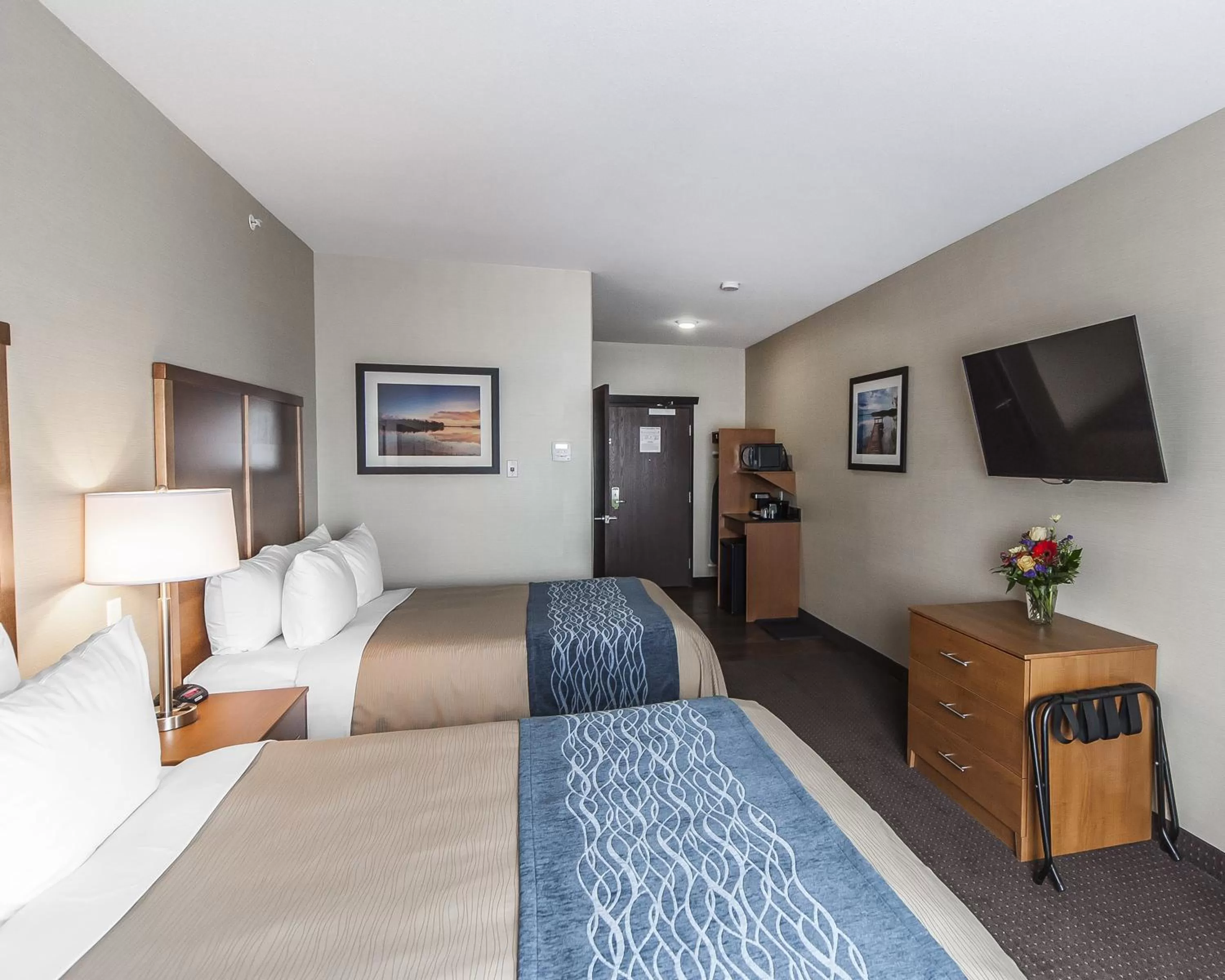 Standard Queen Room - Non-Smoking in Comfort Inn & Suites Bonnyville