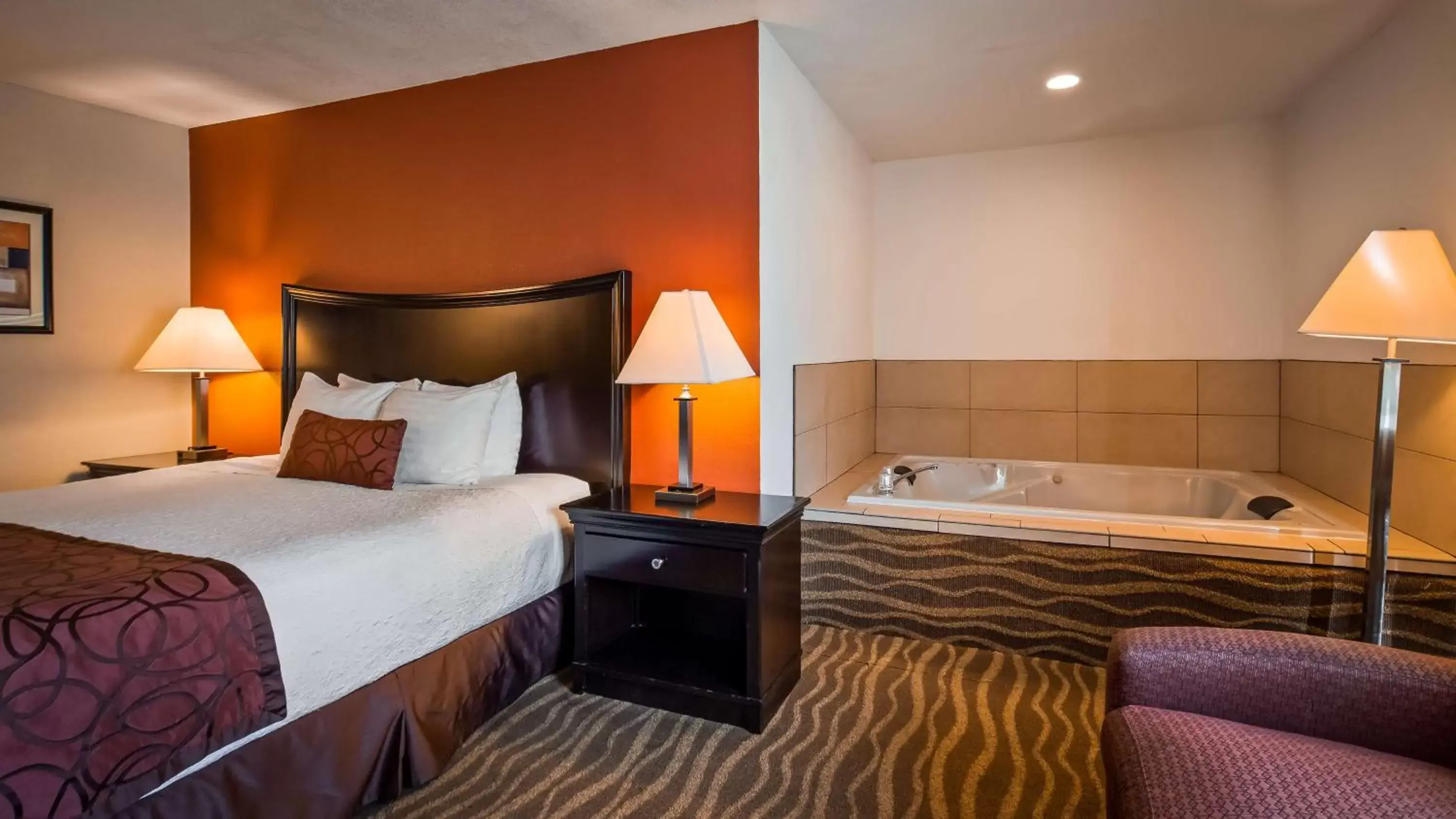 On site, Bed in Best Western Plus Corning Inn On site, Bed in Best Western Plus Corning Inn