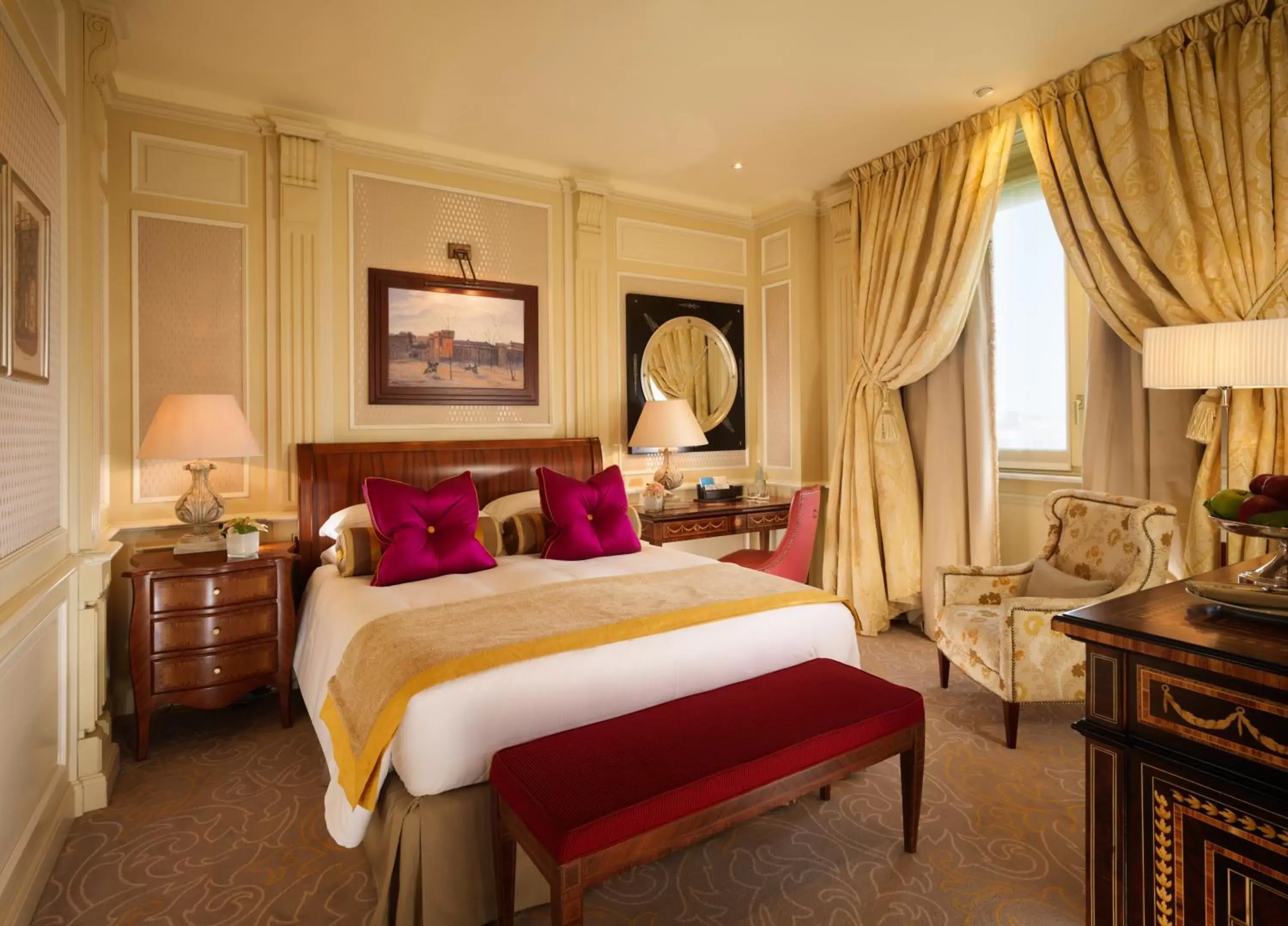 Bed in Hotel Principe Di Savoia - Dorchester Collection