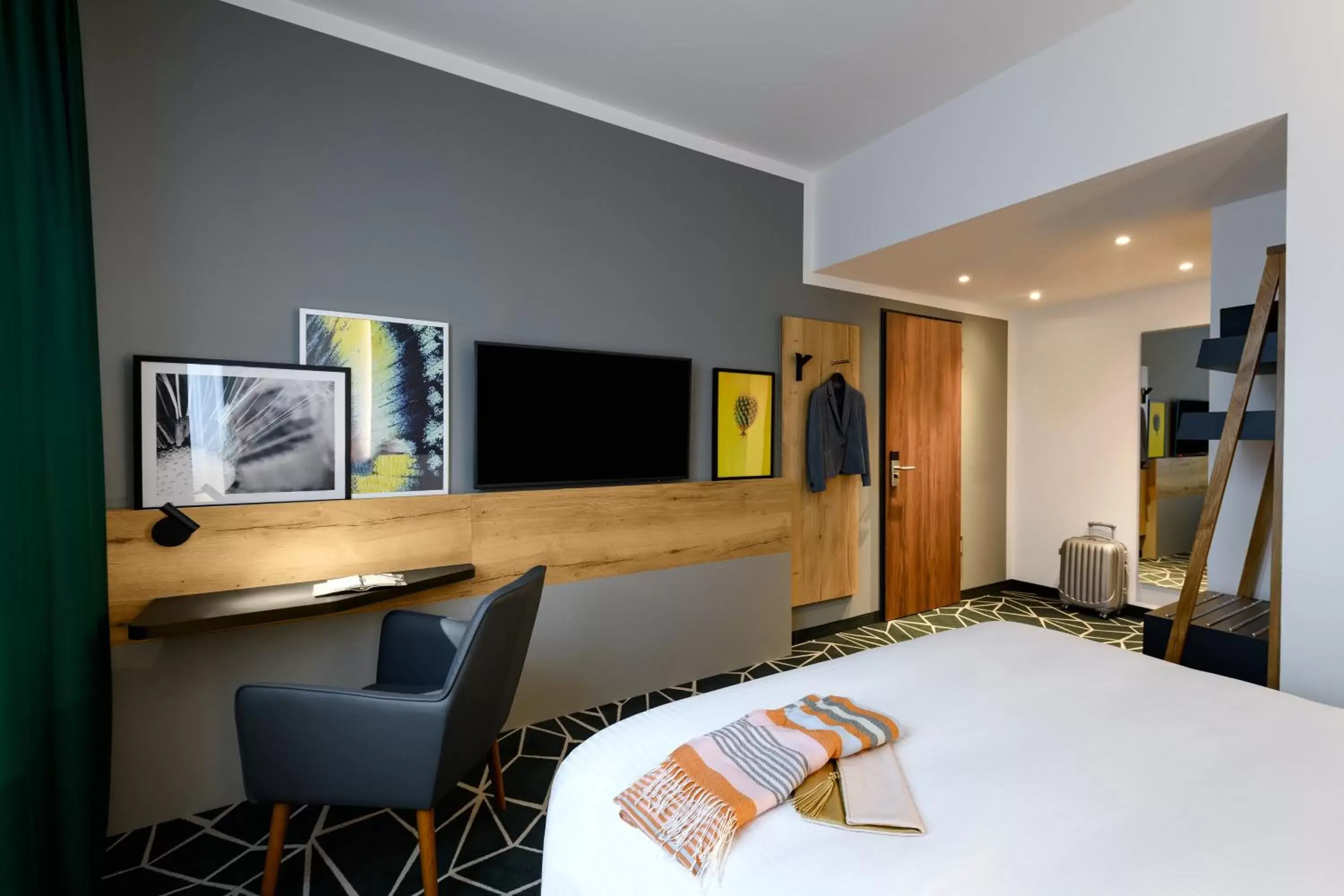 Photo of the whole room, TV/Entertainment Center in ibis Styles Aschaffenburg