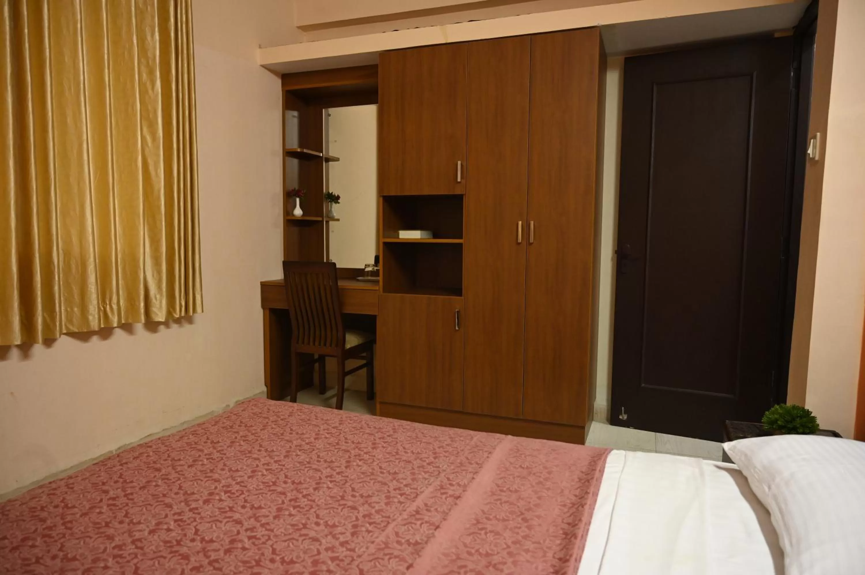 Bed in Hotel Siesta De Goa