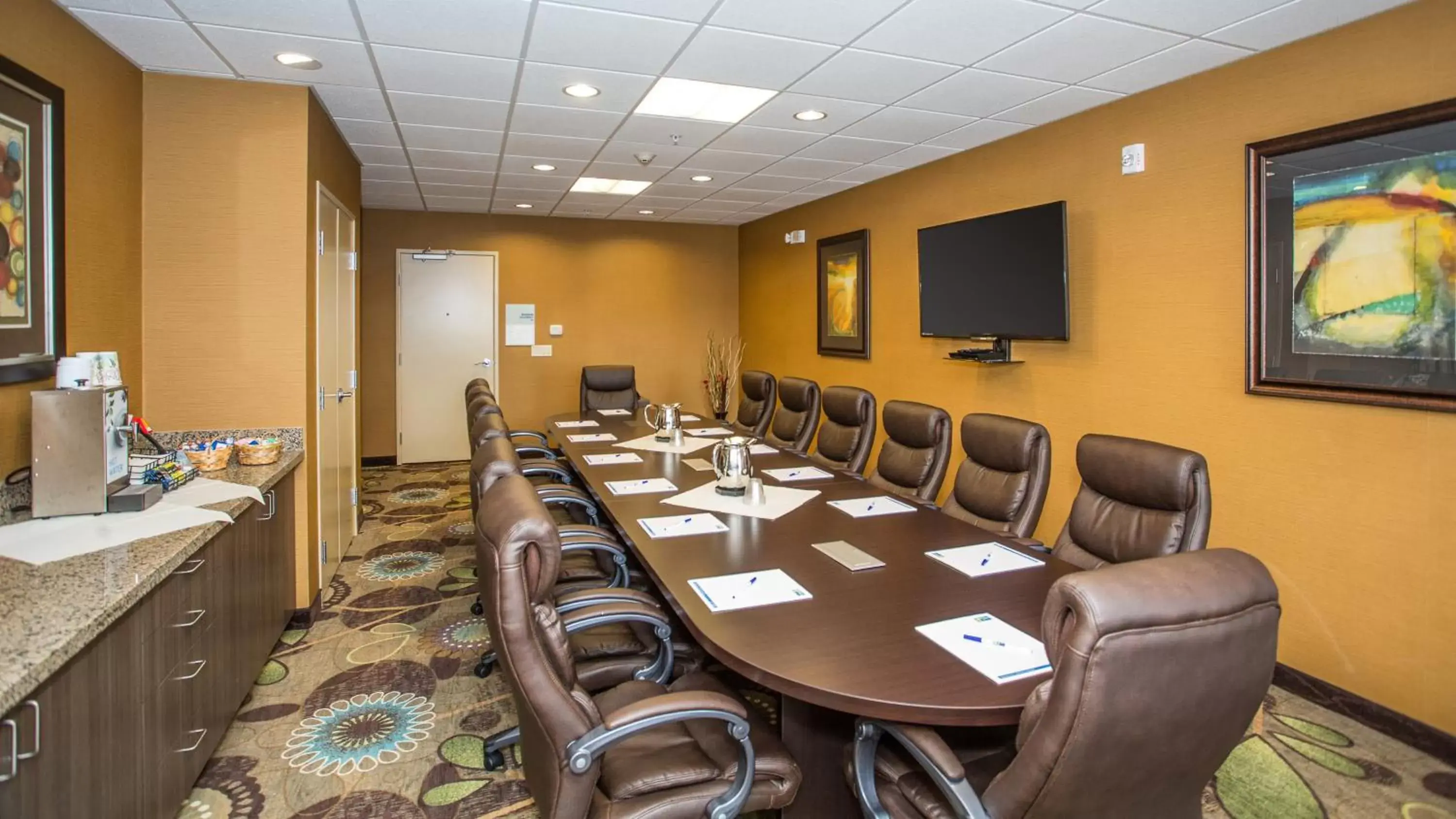 Meeting/conference room in Holiday Inn Express Pocatello, an IHG Hotel