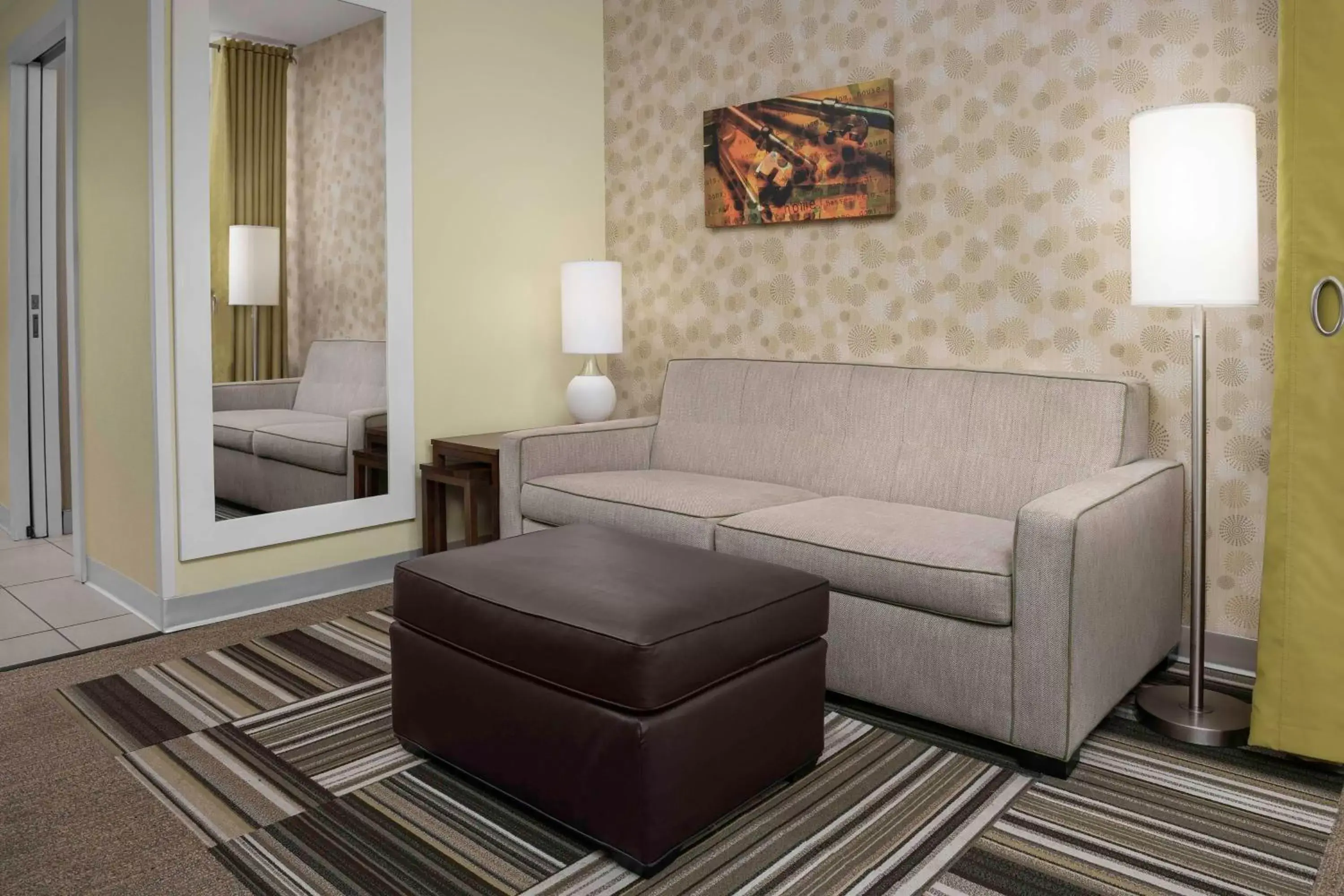 Living room, Seating Area in Home2 Suites By Hilton Summerville