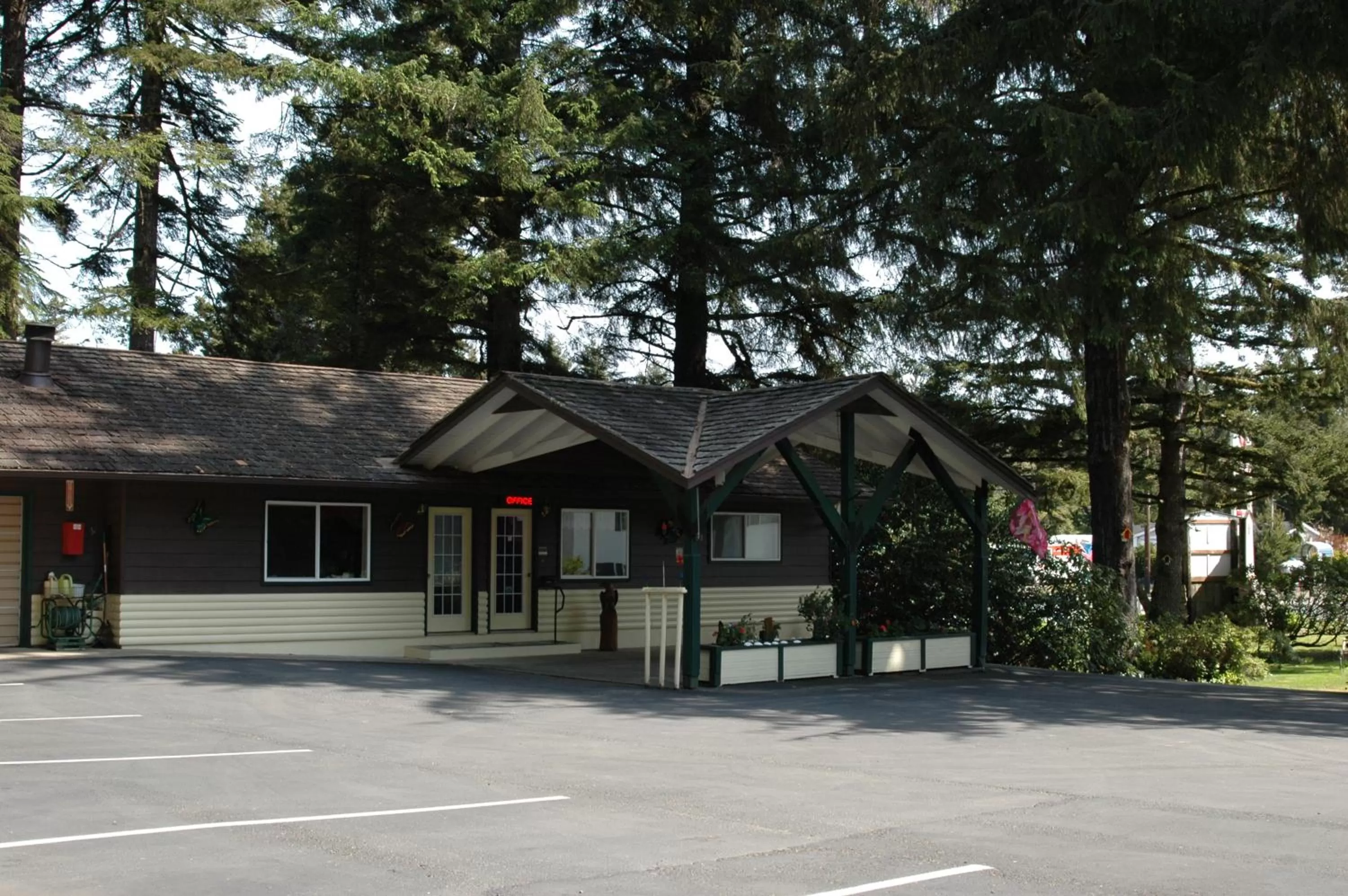 Park Motel and Cabins