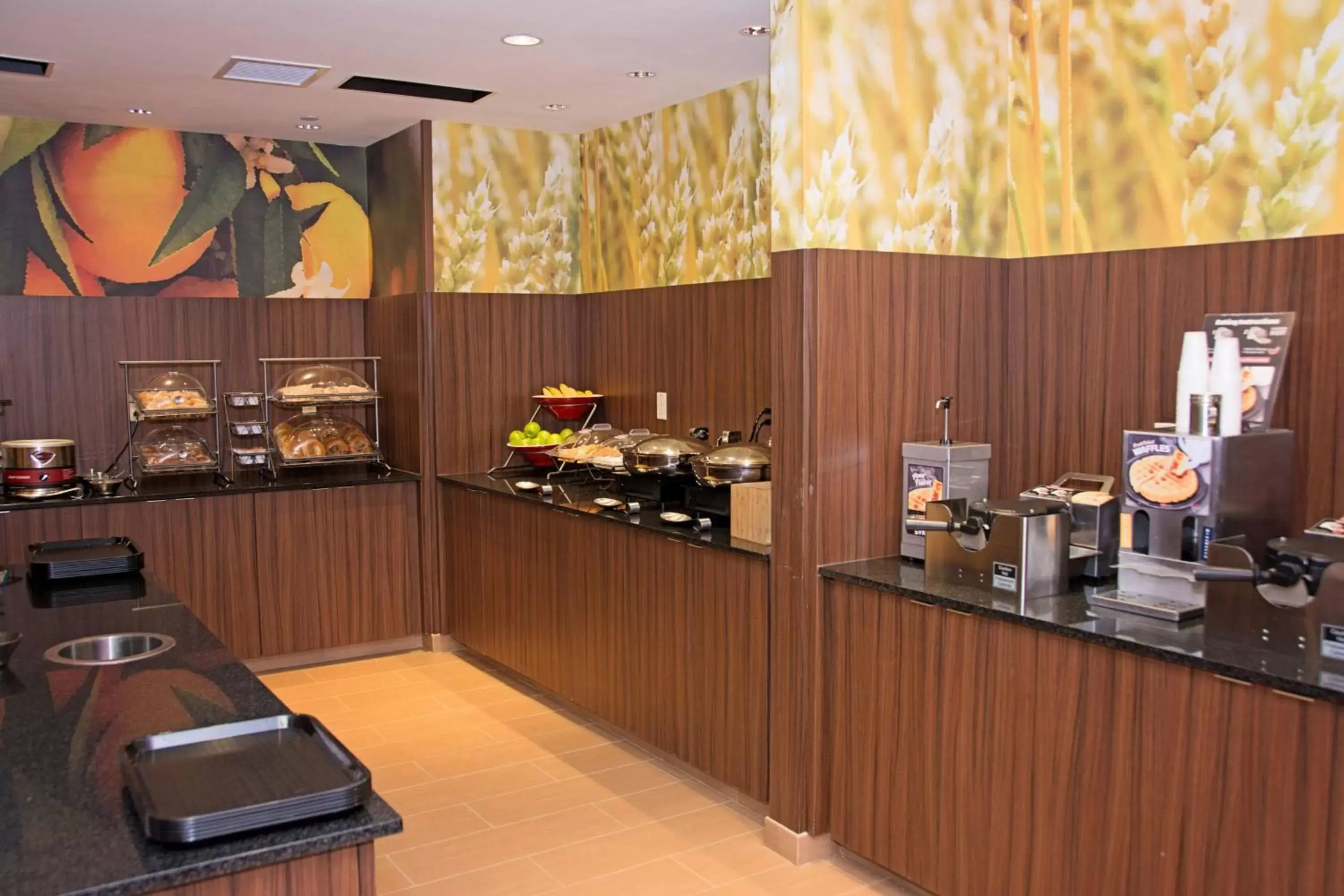 Breakfast, Restaurant/Places to Eat in Fairfield Inn & Suites Butler