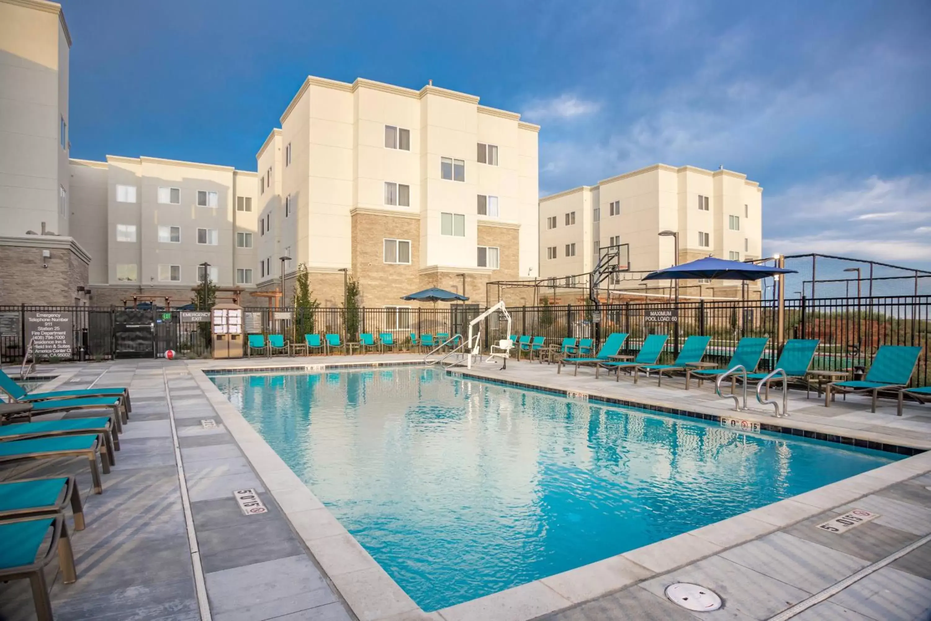 Swimming pool, Property Building in Residence Inn by Marriott San Jose North/Silicon Valley