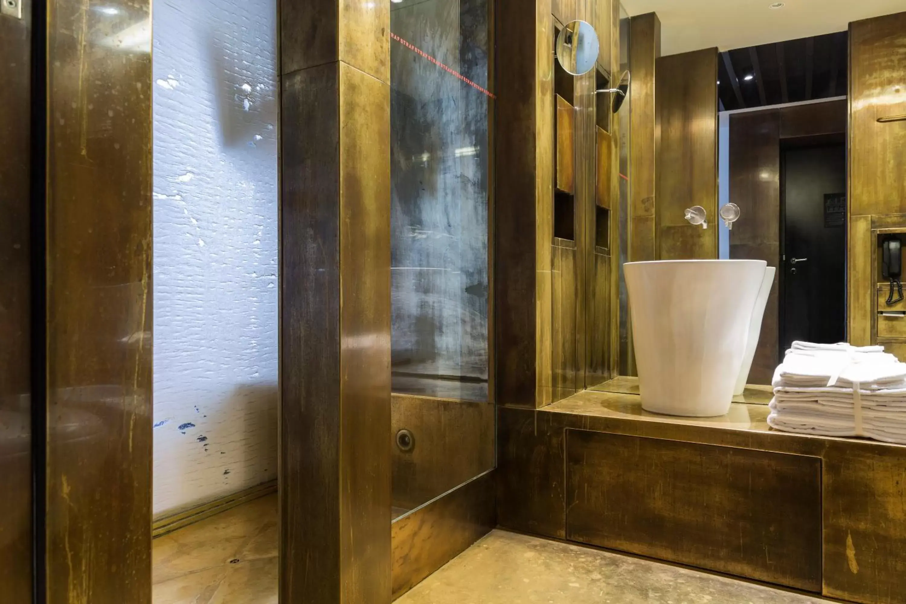 Bathroom in STRAF, Milan, a Member of Design Hotels