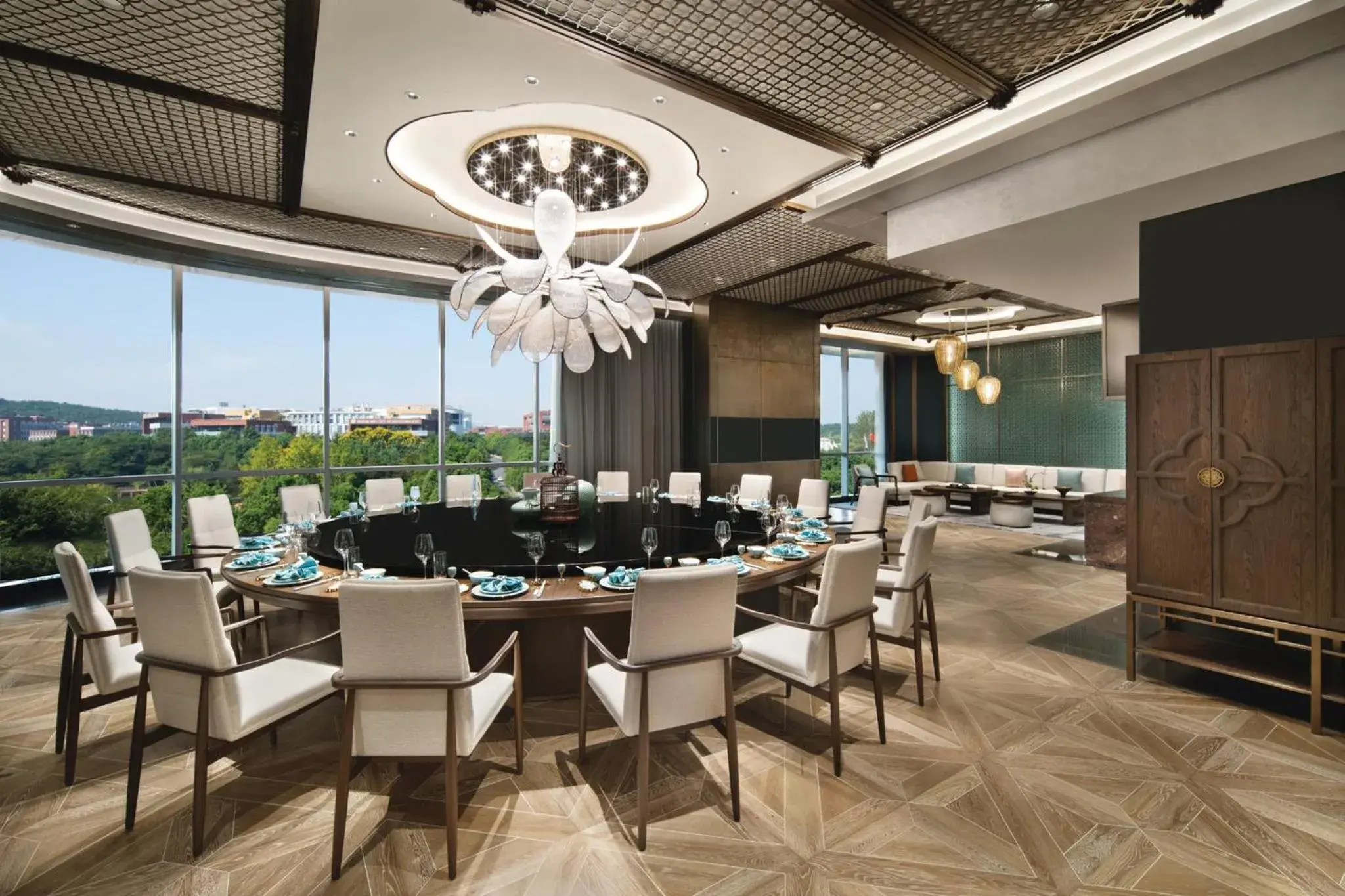 Restaurant/Places to Eat in Crowne Plaza Wuhan Optics Valley, an IHG Hotel