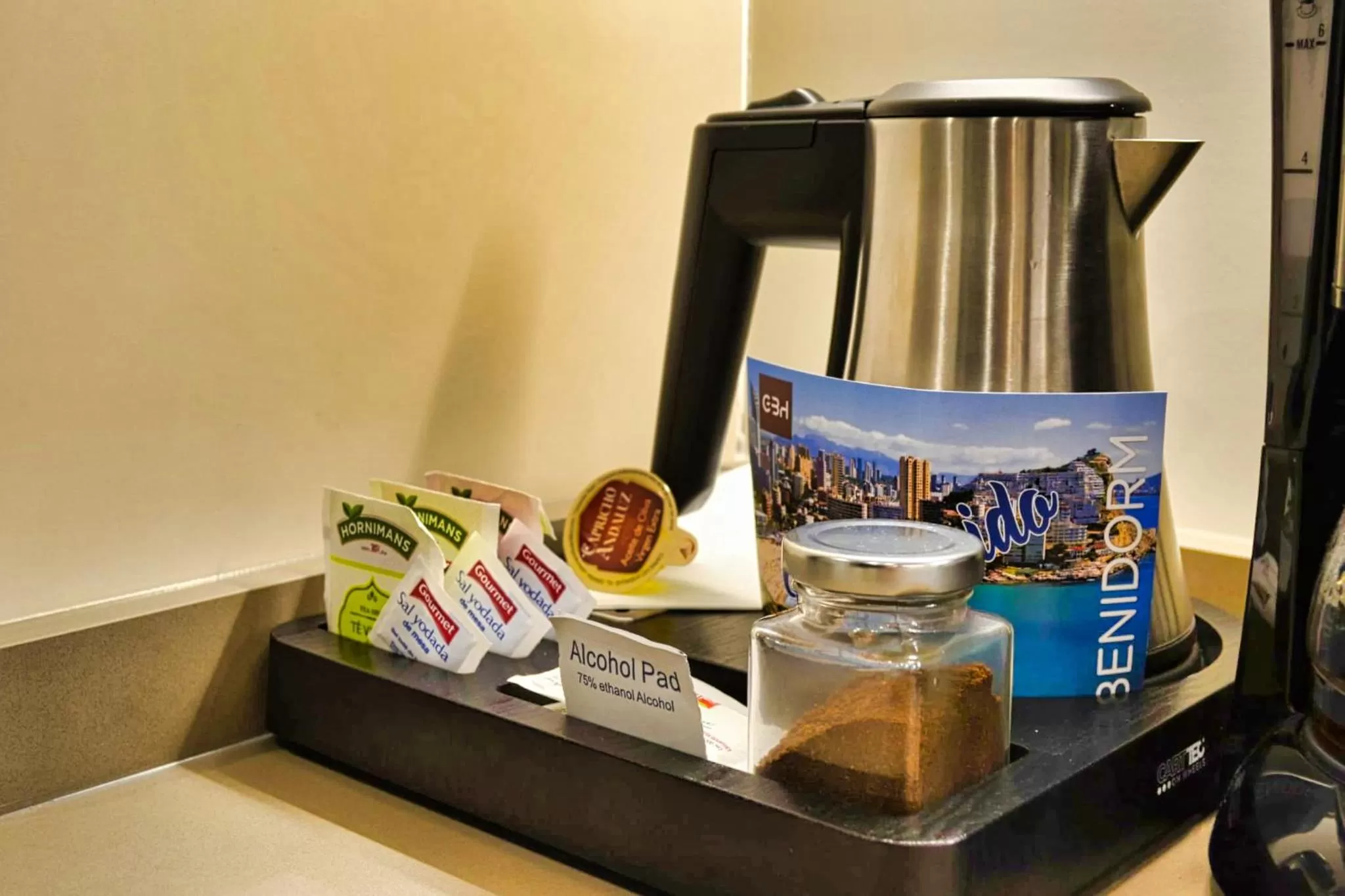 Coffee/tea facilities in Posidonia Aparthotel