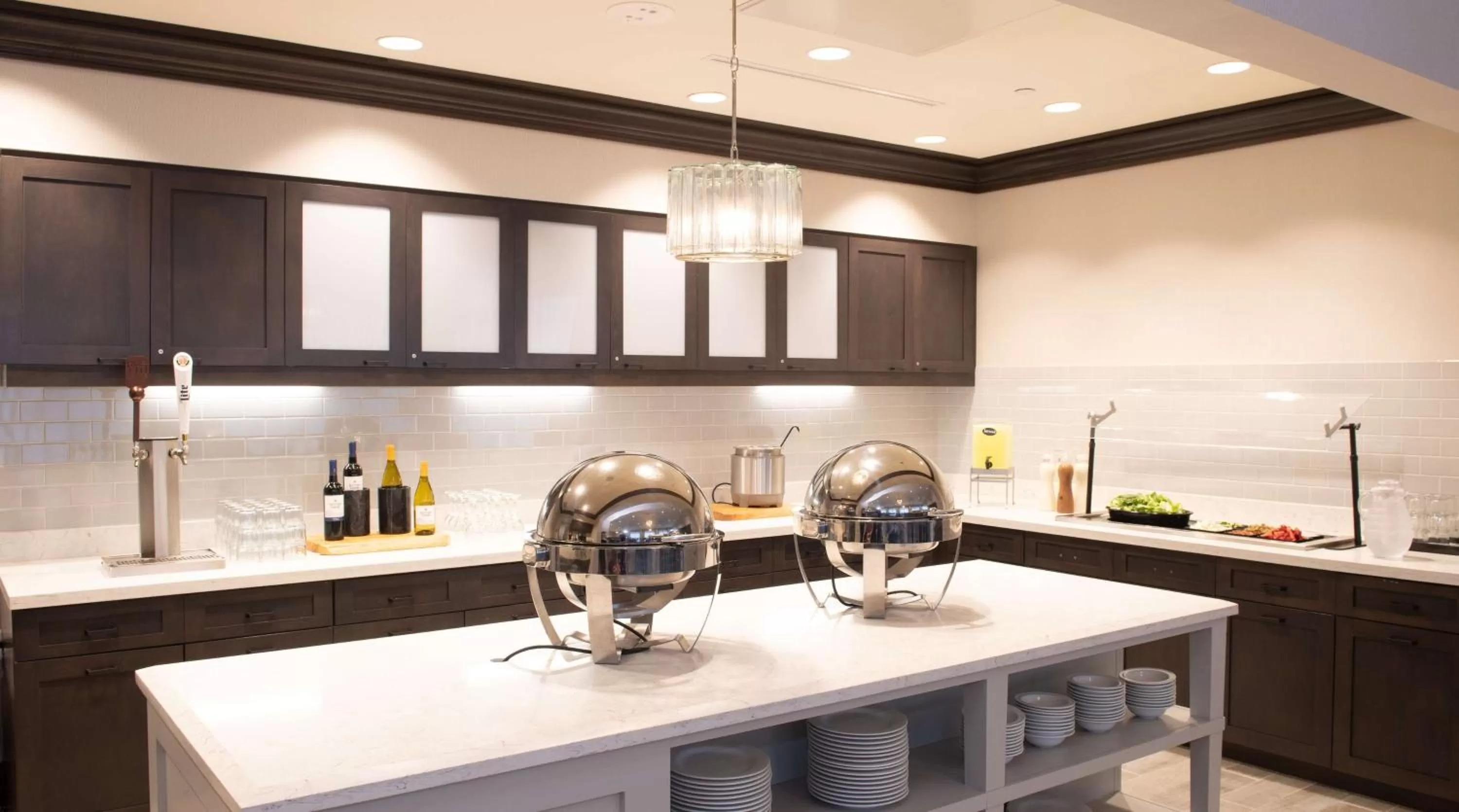 Dining area in Homewood Suites By Hilton North Charleston