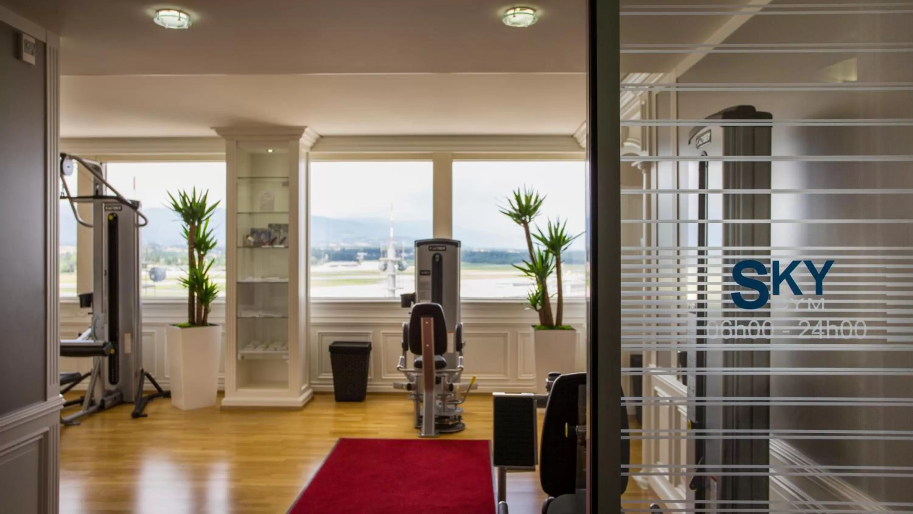 Fitness centre/facilities in Mövenpick Hotel Geneva