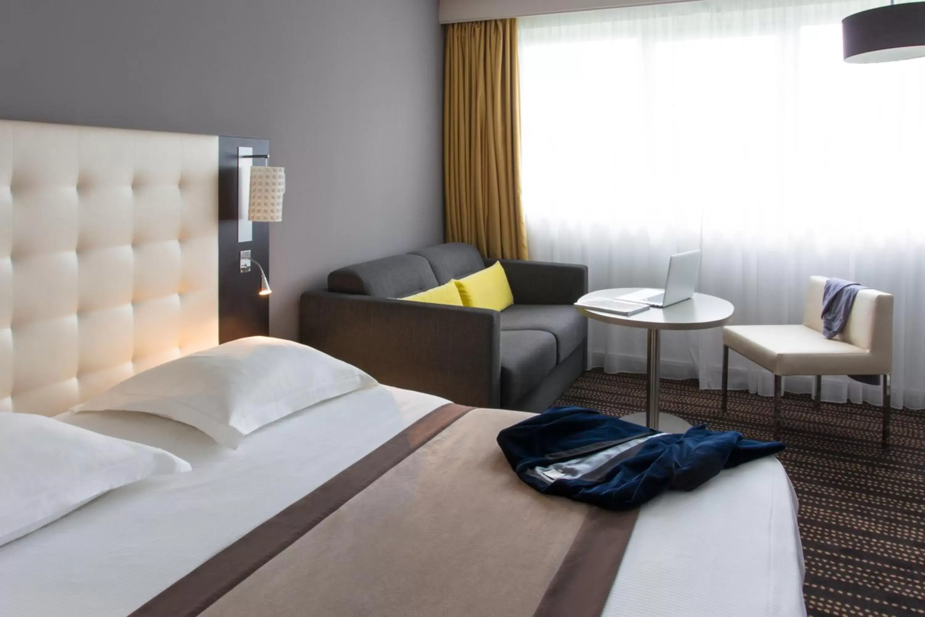 Bedroom, Bed in Mercure Bourg En Bresse