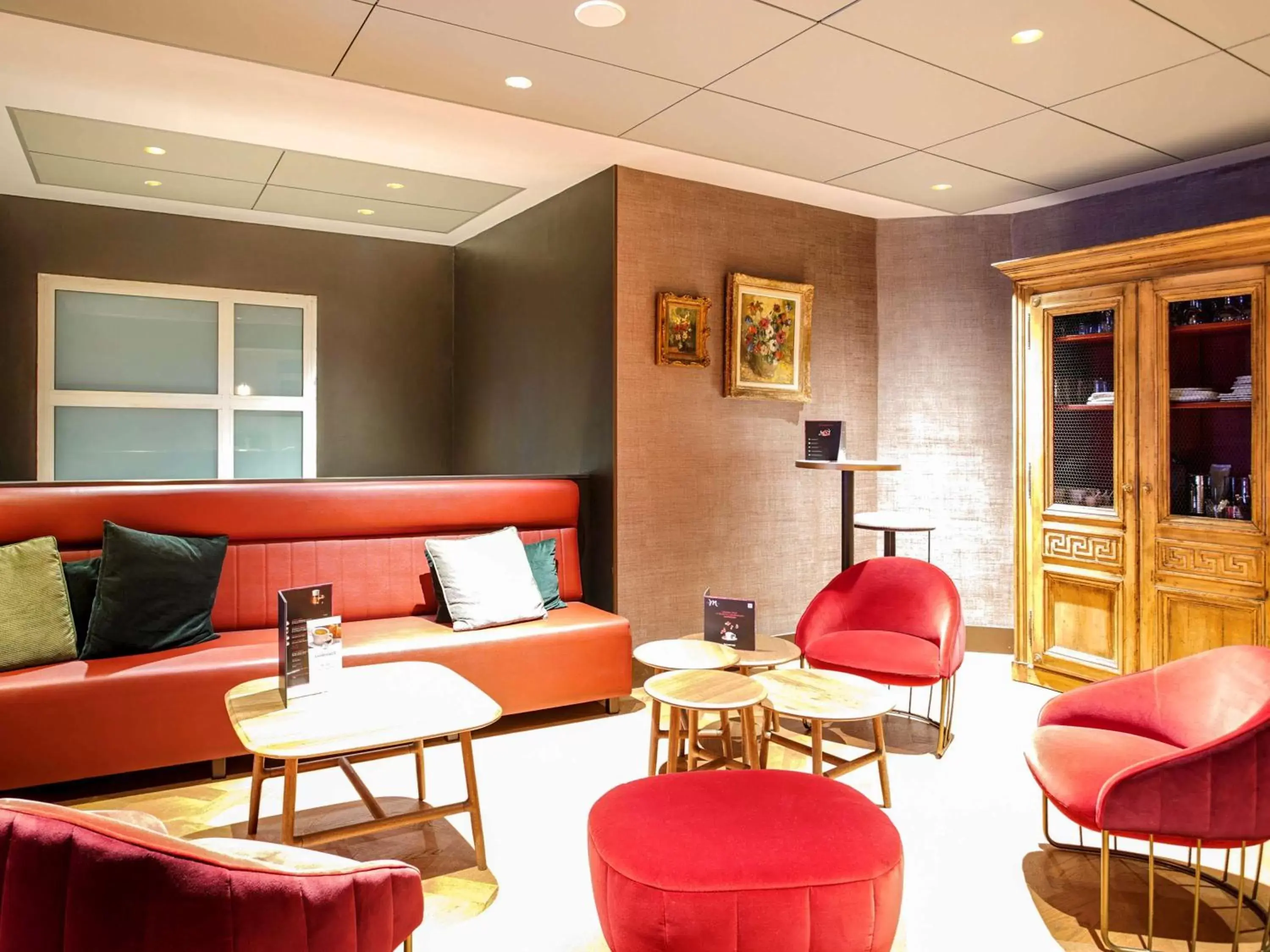 Lounge or bar, Lounge/Bar in Mercure Rennes Centre Place Bretagne