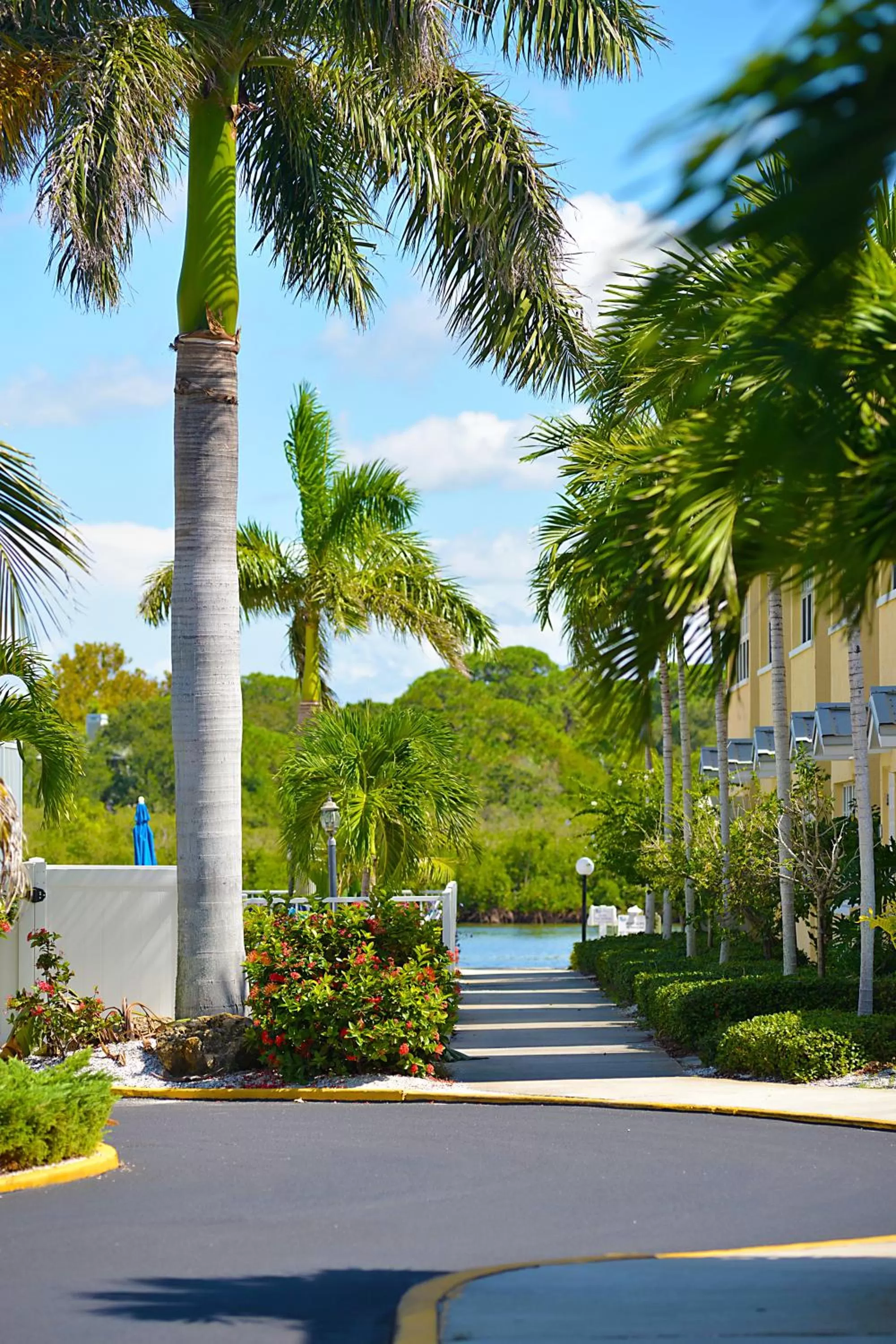 Facade/entrance in Barefoot Beach Resort