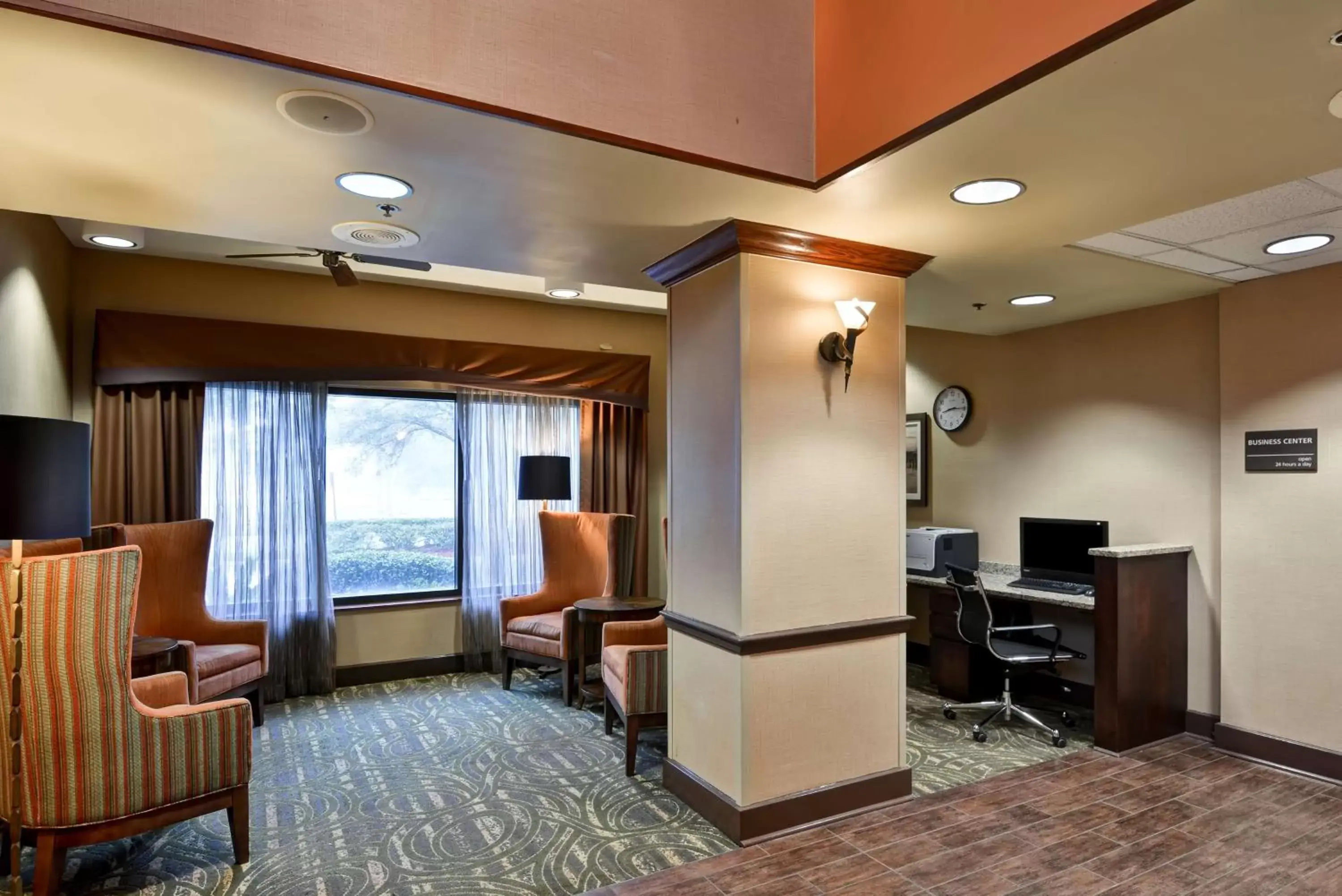 Business facilities, Seating Area in Hampton Inn Jacksonville - I-95 Central