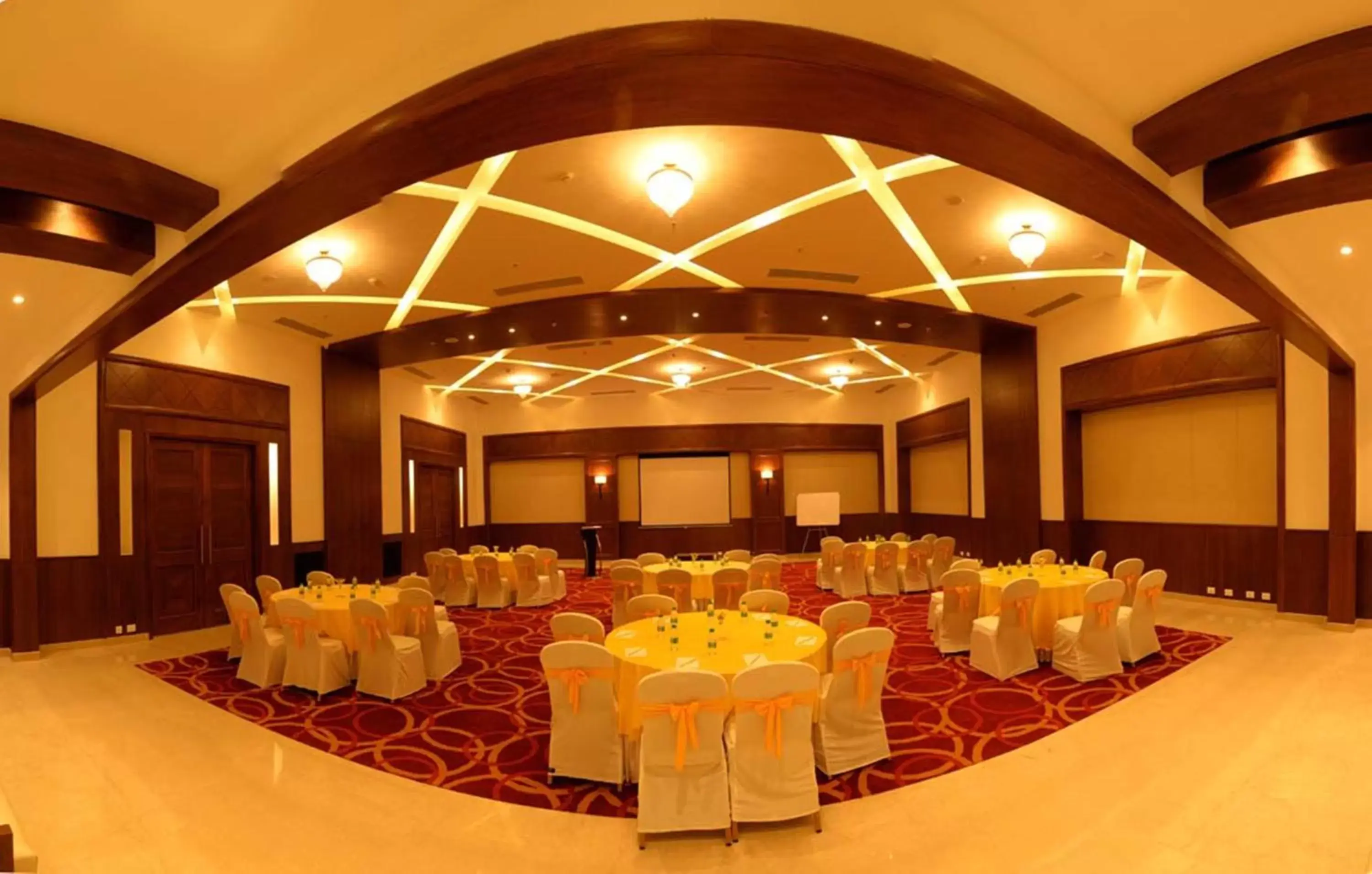 Banquet/Function facilities, Banquet Facilities in Lemon Tree Hotel Coimbatore