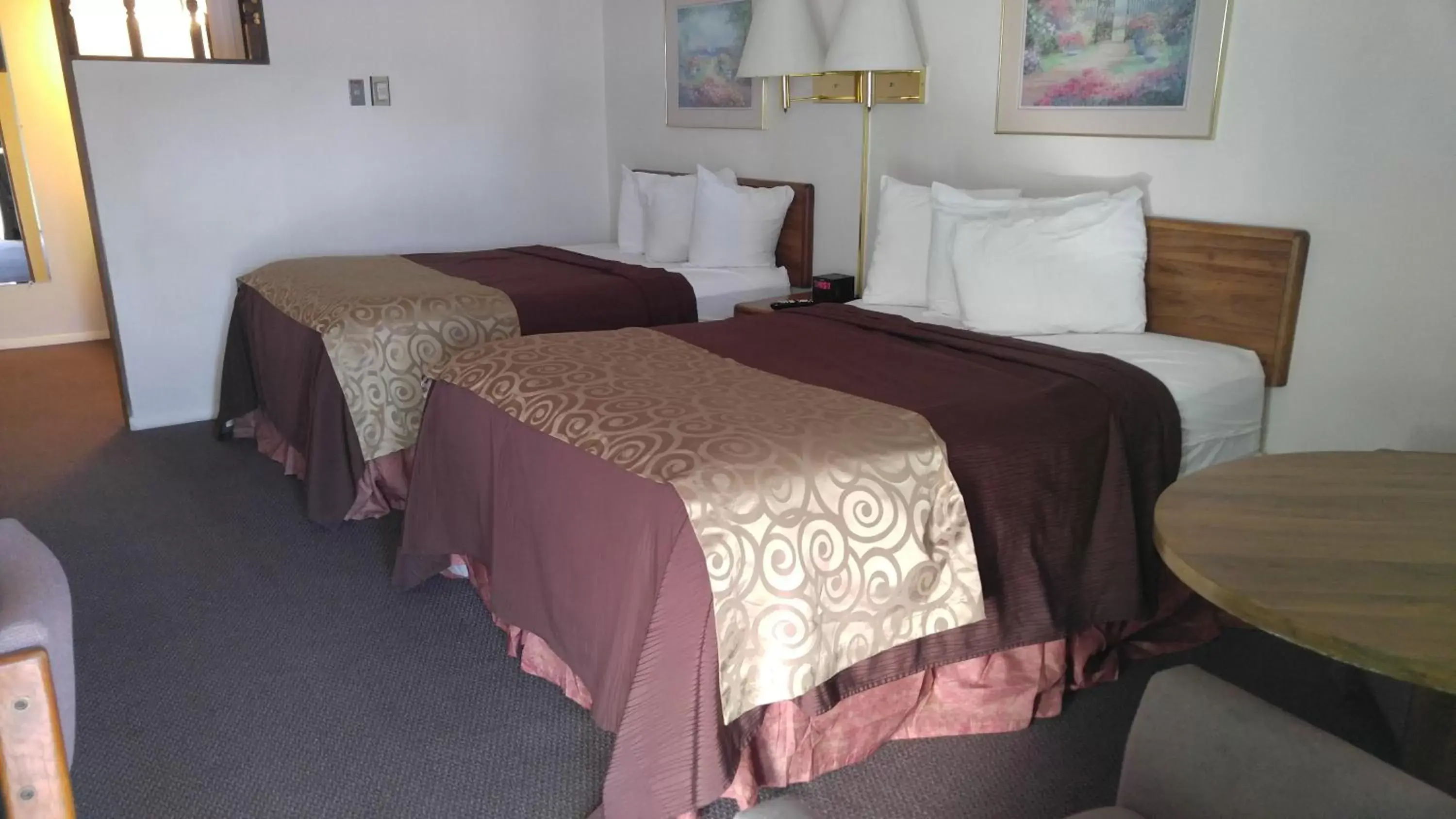 Bed in Americas Best Value Inn North Platte