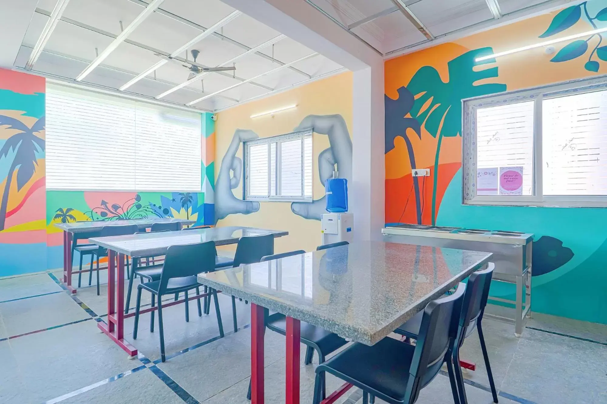 Restaurant/places to eat in FabHotel Broholic Suites - Nr US Consulate, Financial District Restaurant/places to eat in FabHotel Broholic Suites - Nr US Consulate, Financial District