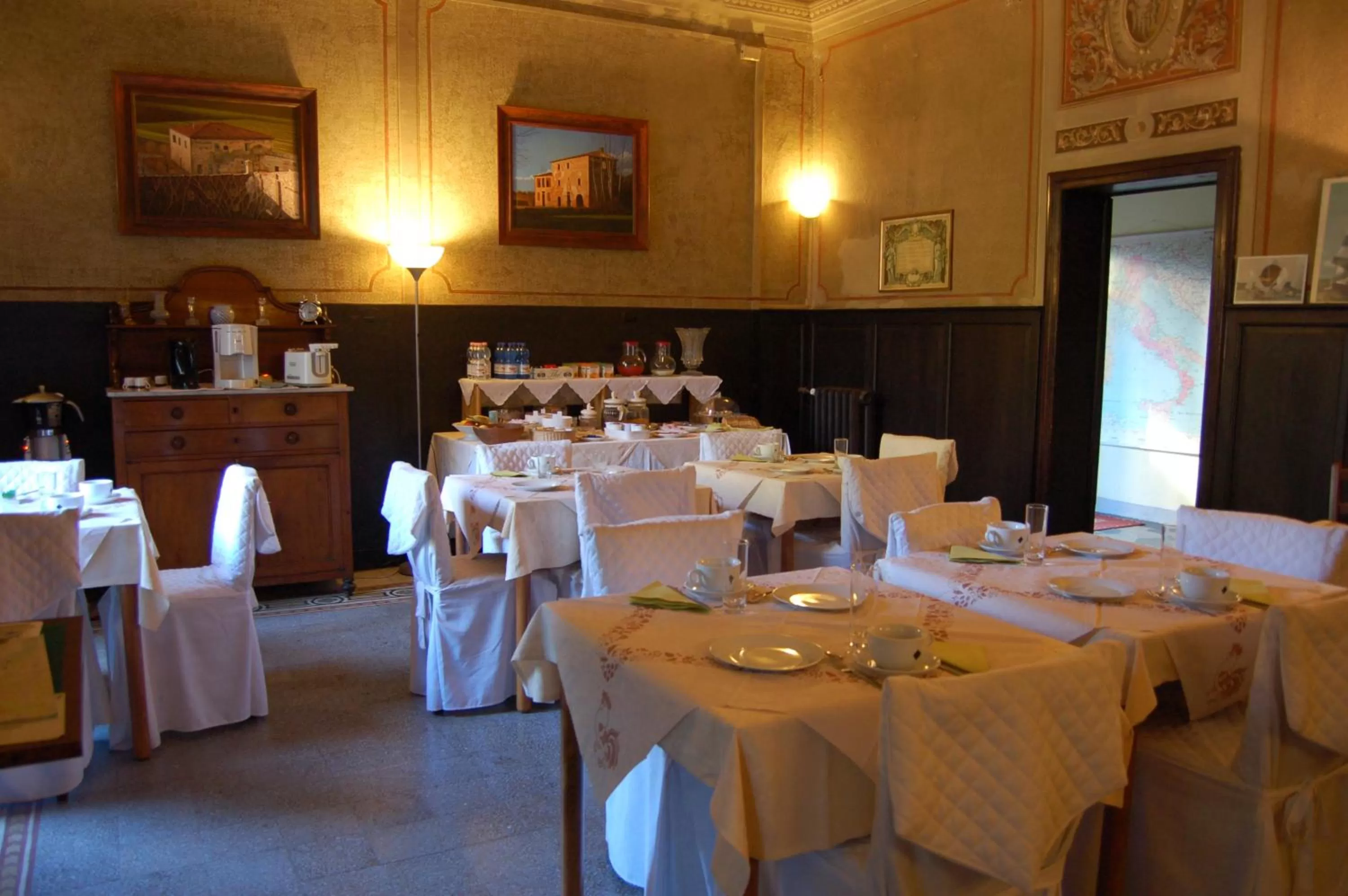 Buffet breakfast in B&B Antica Piazza dei Miracoli