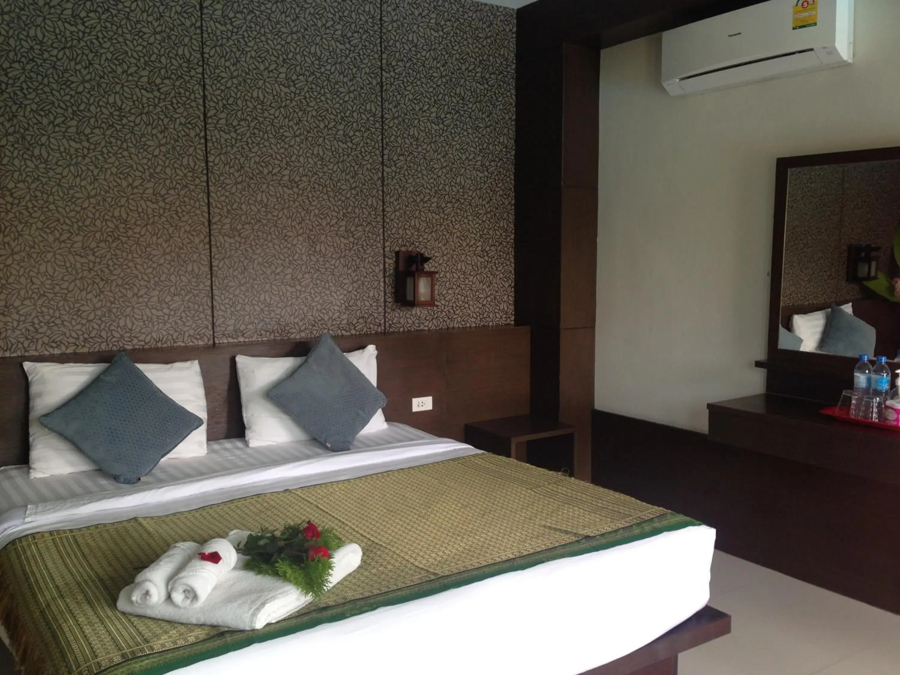 Photo of the whole room, Bed in Khum Laanta Resort - SHA Extra Plus