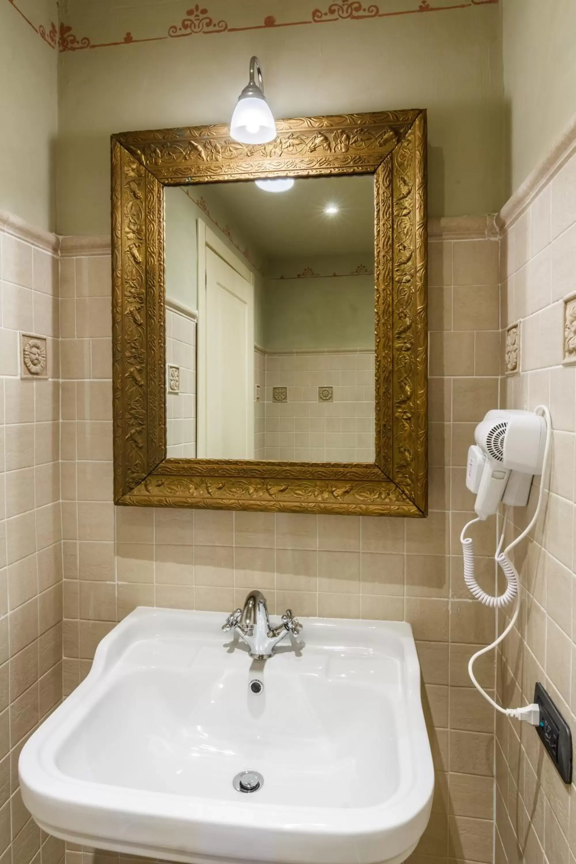 Bathroom in Dimora Storica Palazzo Puccini