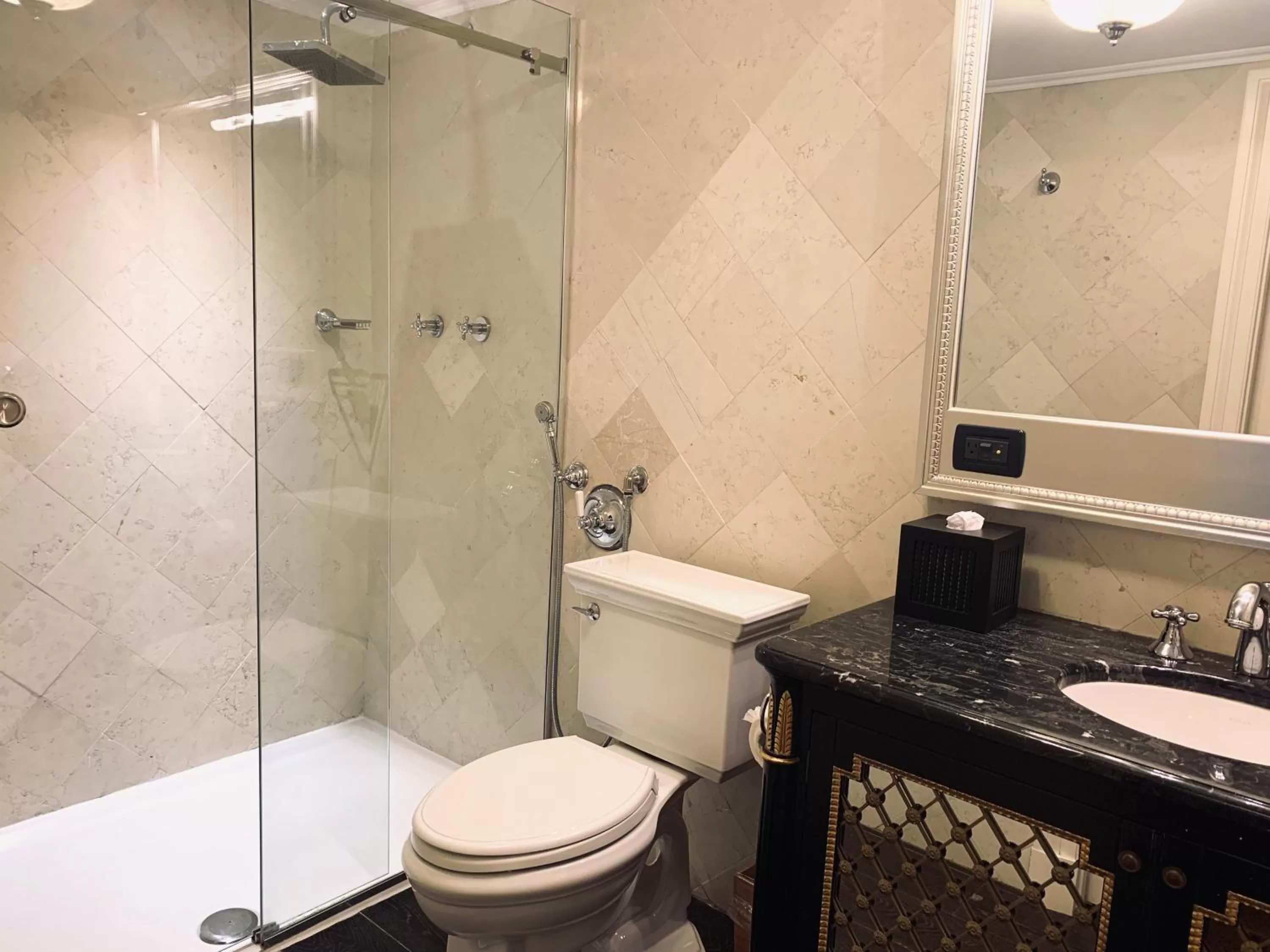 Bathroom in Villa Palma Boutique Hotel