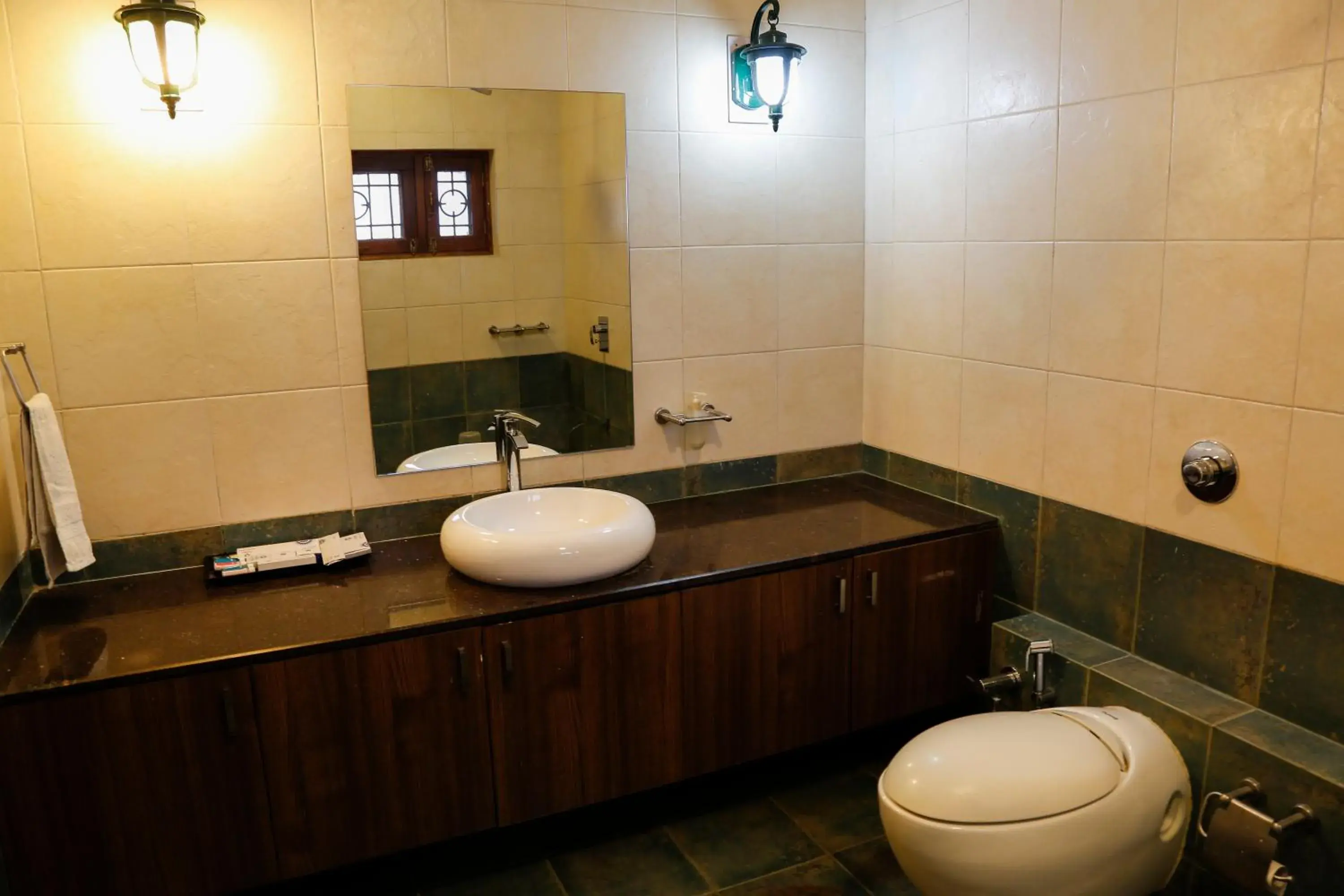 Bathroom in The colonial Manek Manor