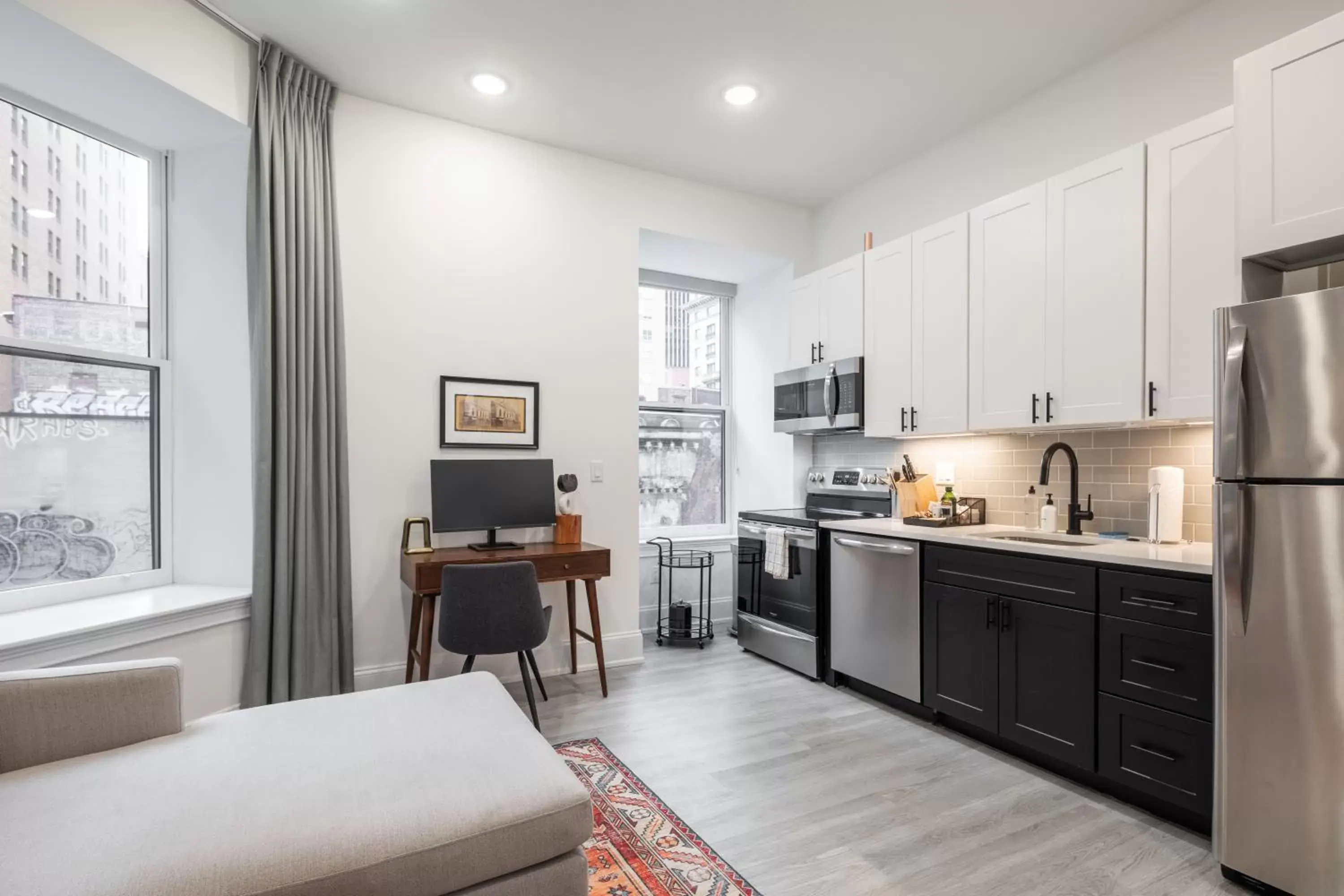 Kitchen or kitchenette, Kitchen/Kitchenette in Sosuite at French Quarters - Rittenhouse Square