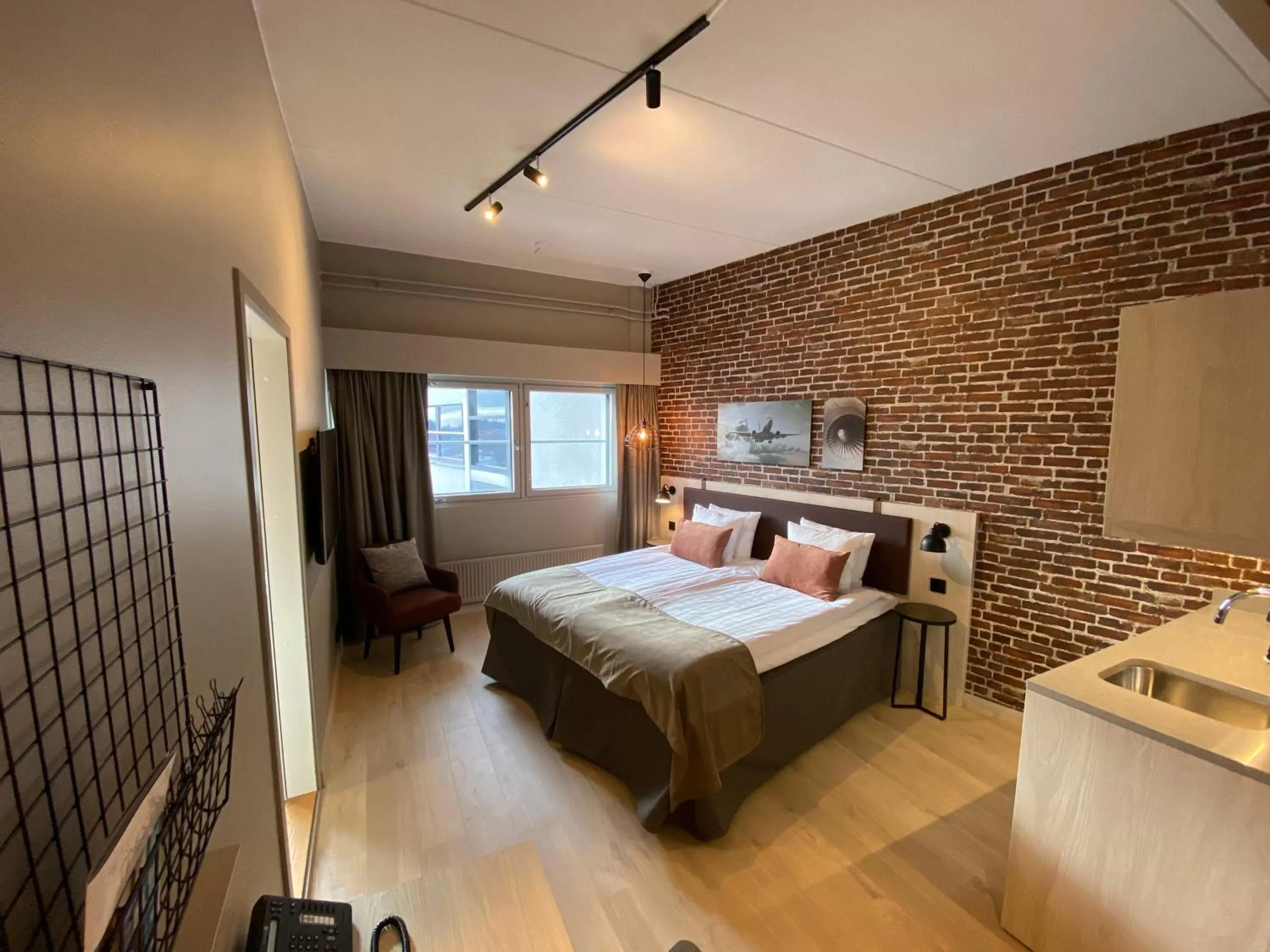 Photo of the whole room, Bed in Skyline Airport Hotel