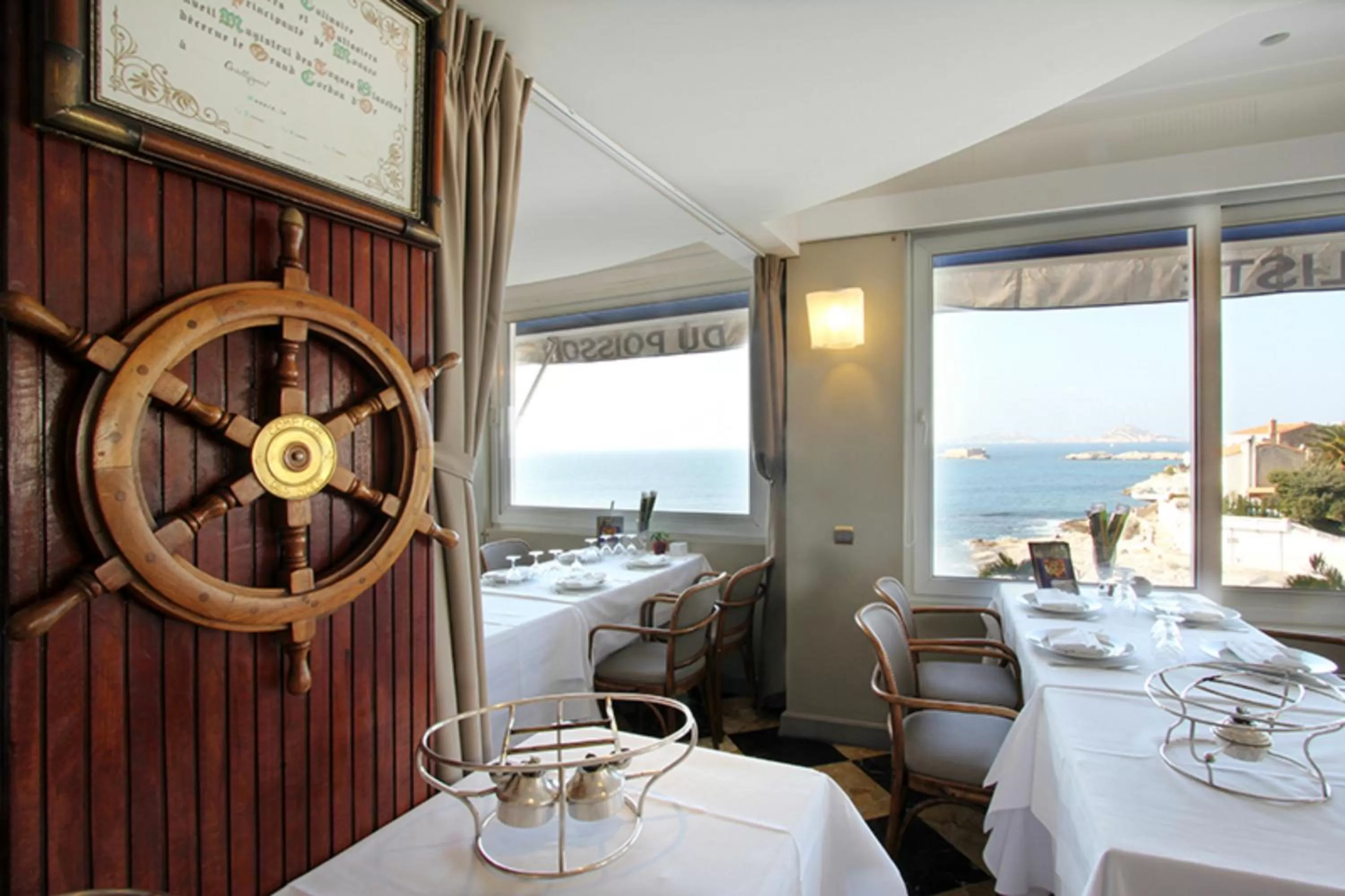 Restaurant/places to eat in Le Rhul