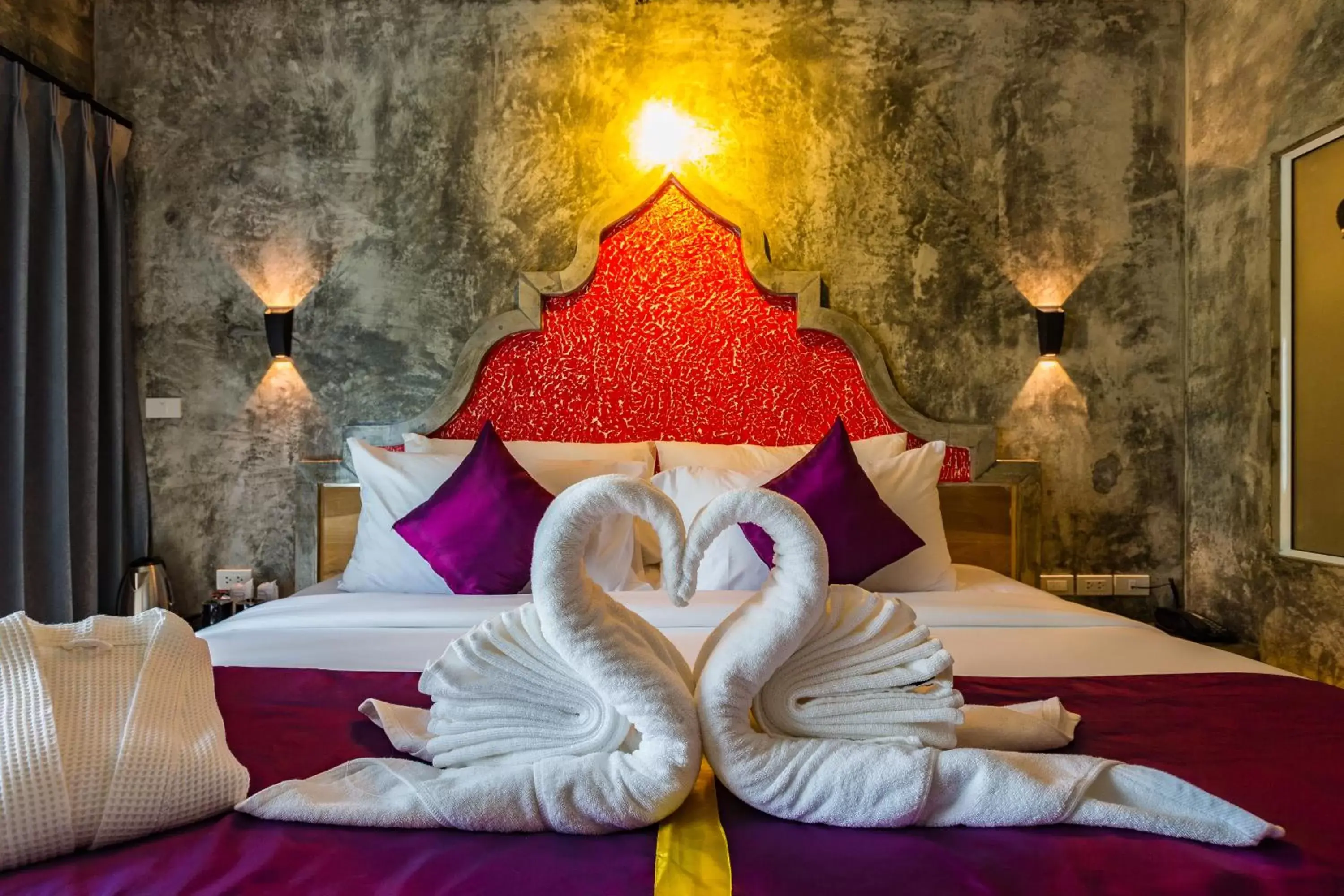 Bed in Maneetel Krabi Beachfront-SHA Plus