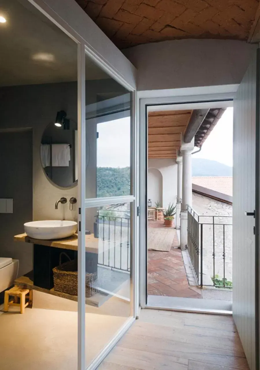 Bathroom in Locanda San Silvestro - Meride