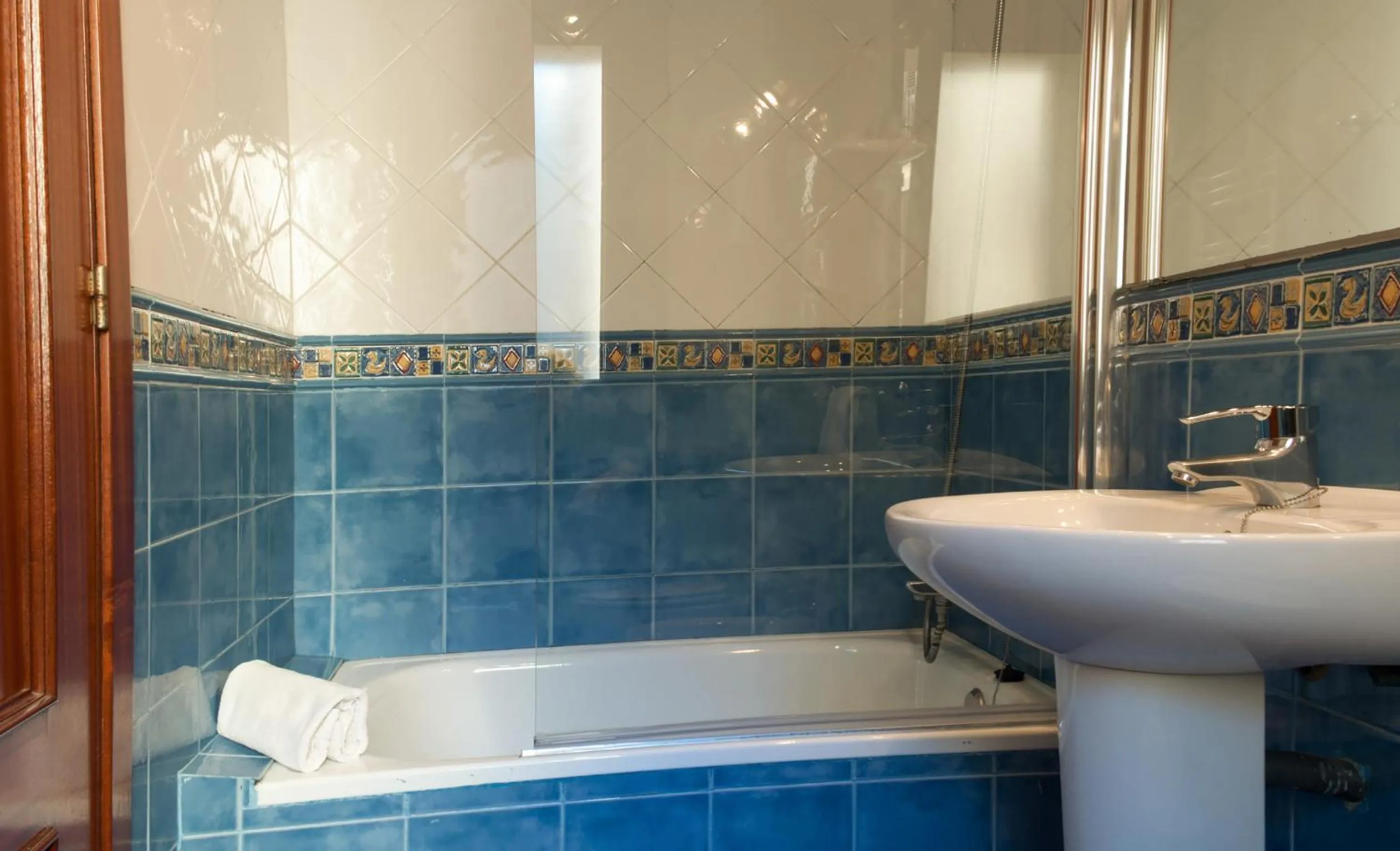 Bathroom in Hotel Cantón