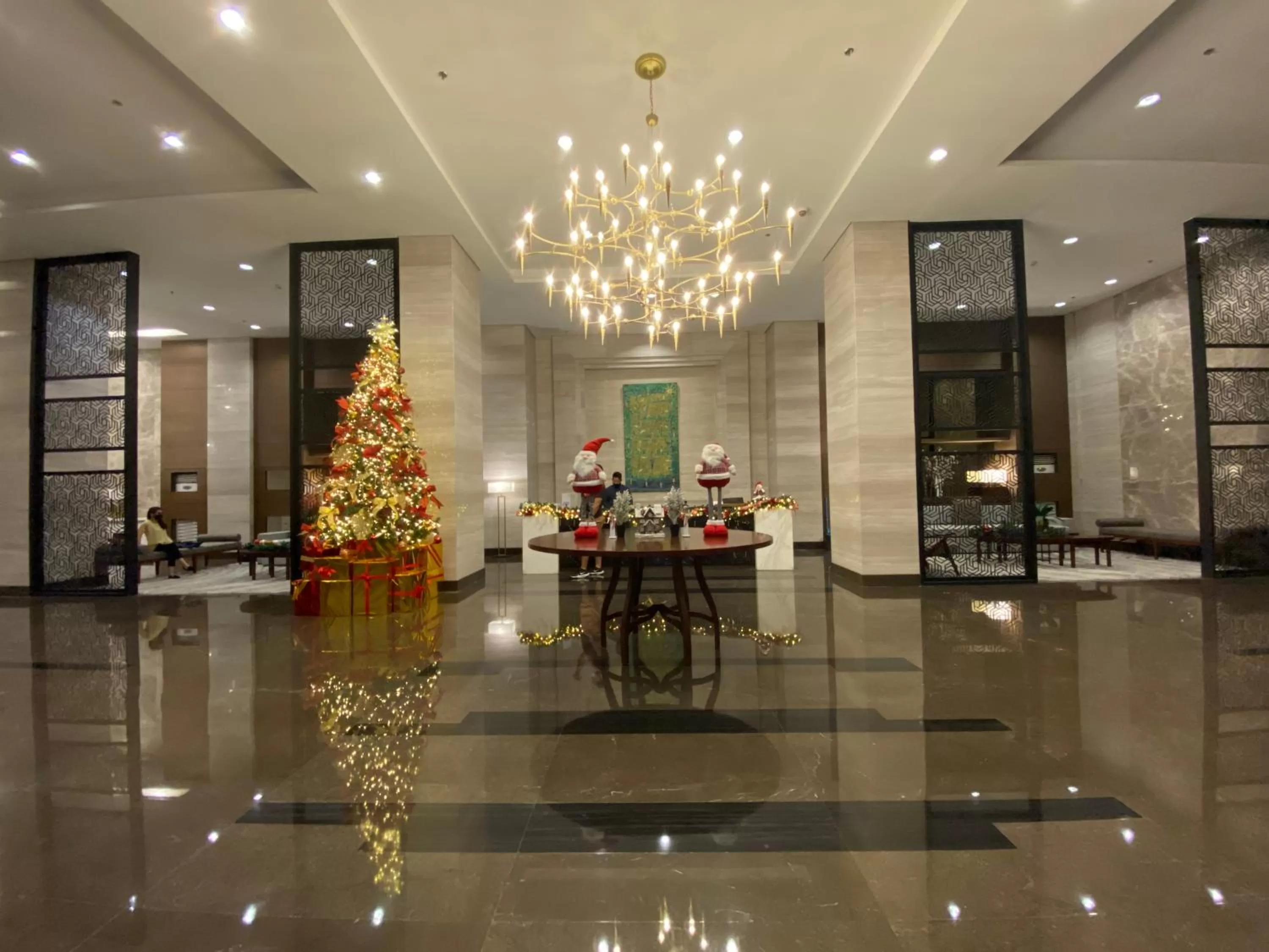 Restaurant/Places to Eat in Le 10 The Radiance Manila Bay