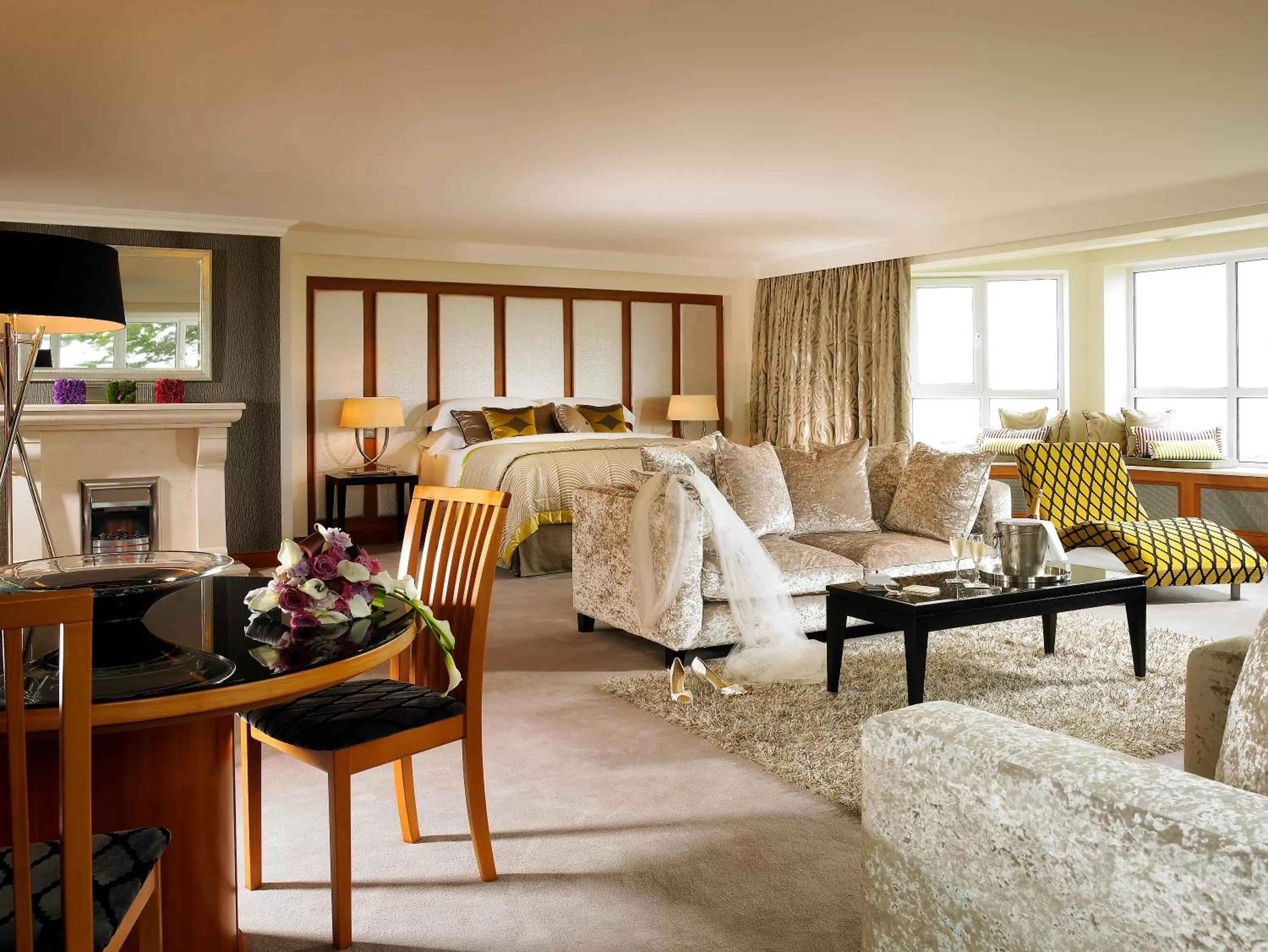 Day, Bed in Garryvoe Hotel