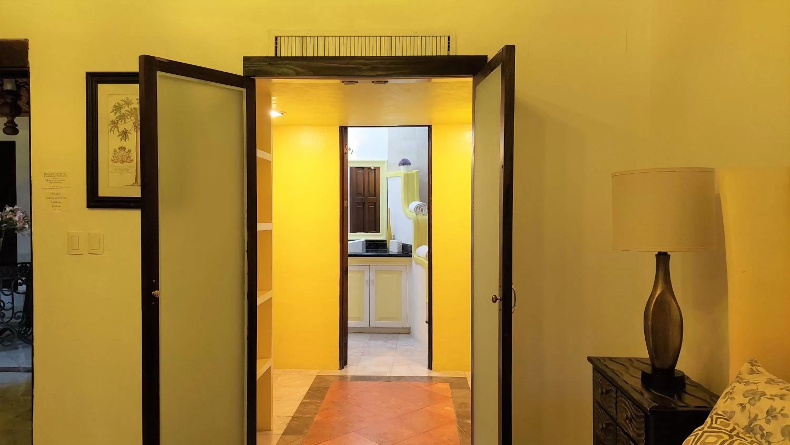 Photo of the whole room in La Villa du Golf à Cancun Hotel Boutique