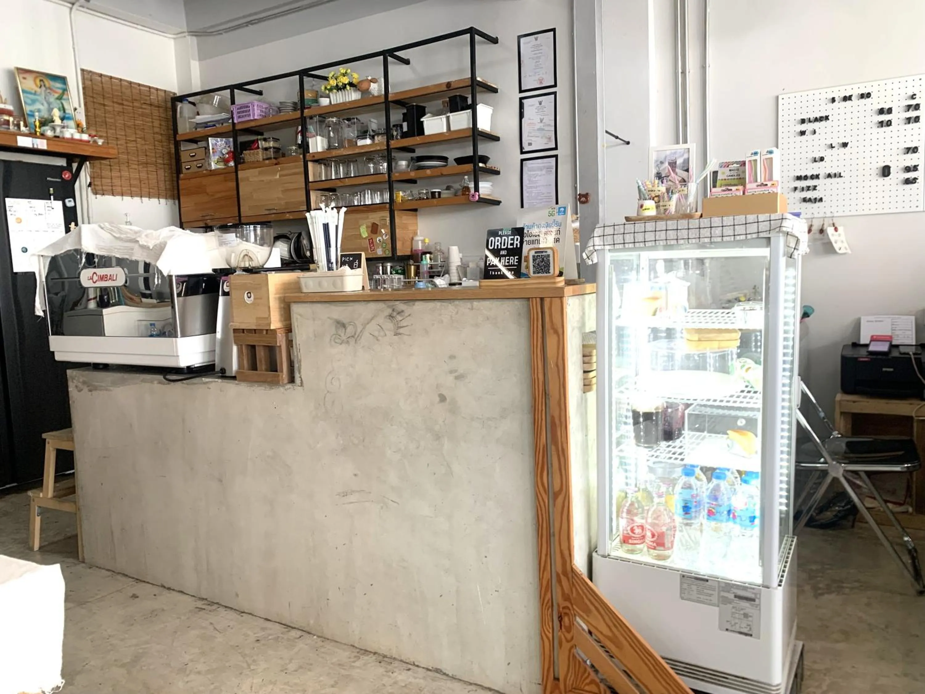 Area and facilities in Sleep Sheep Phuket Hostel SHA