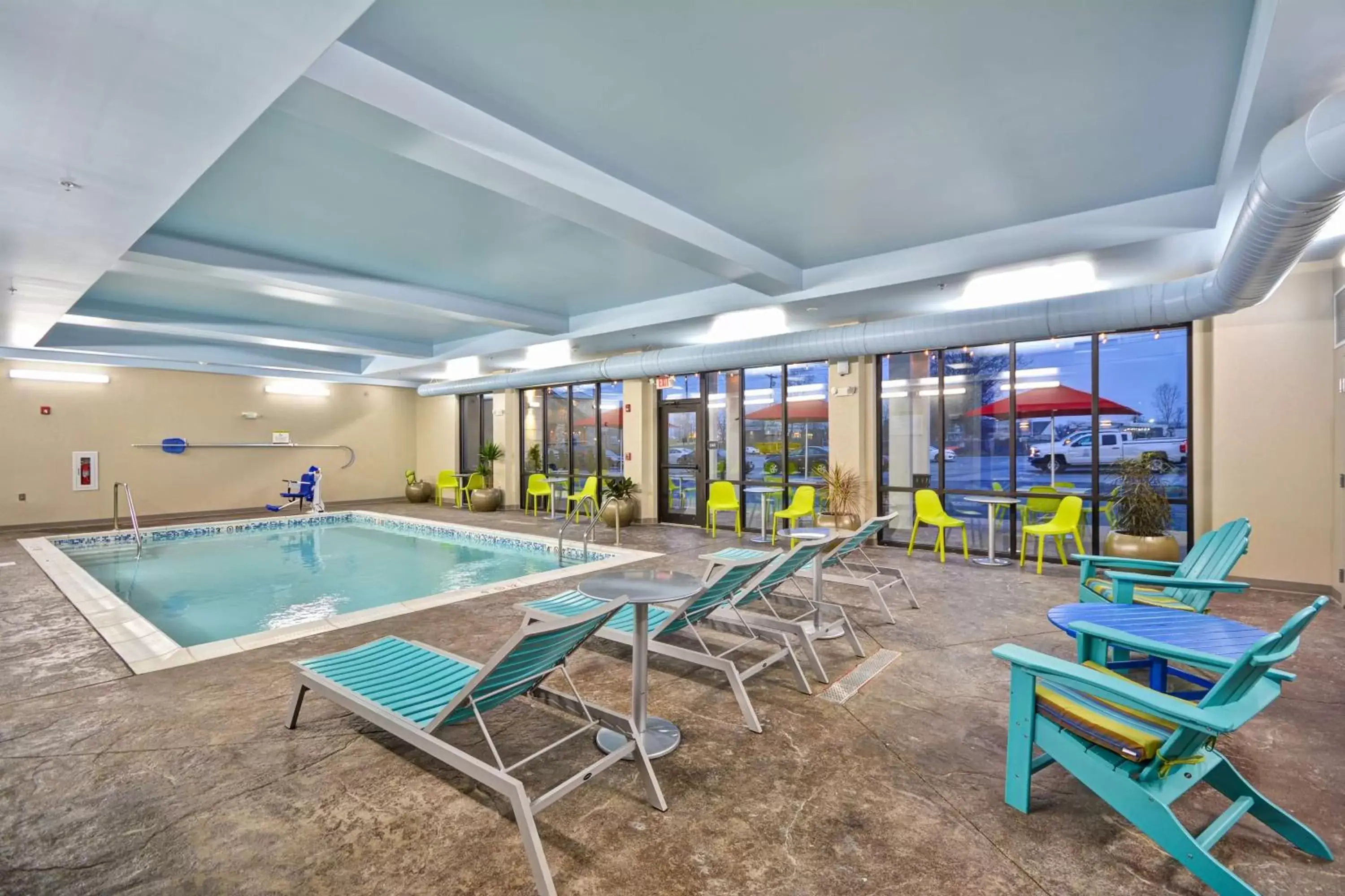 Pool view, Swimming Pool in Home2 Suites By Hilton Columbus Airport East Broad