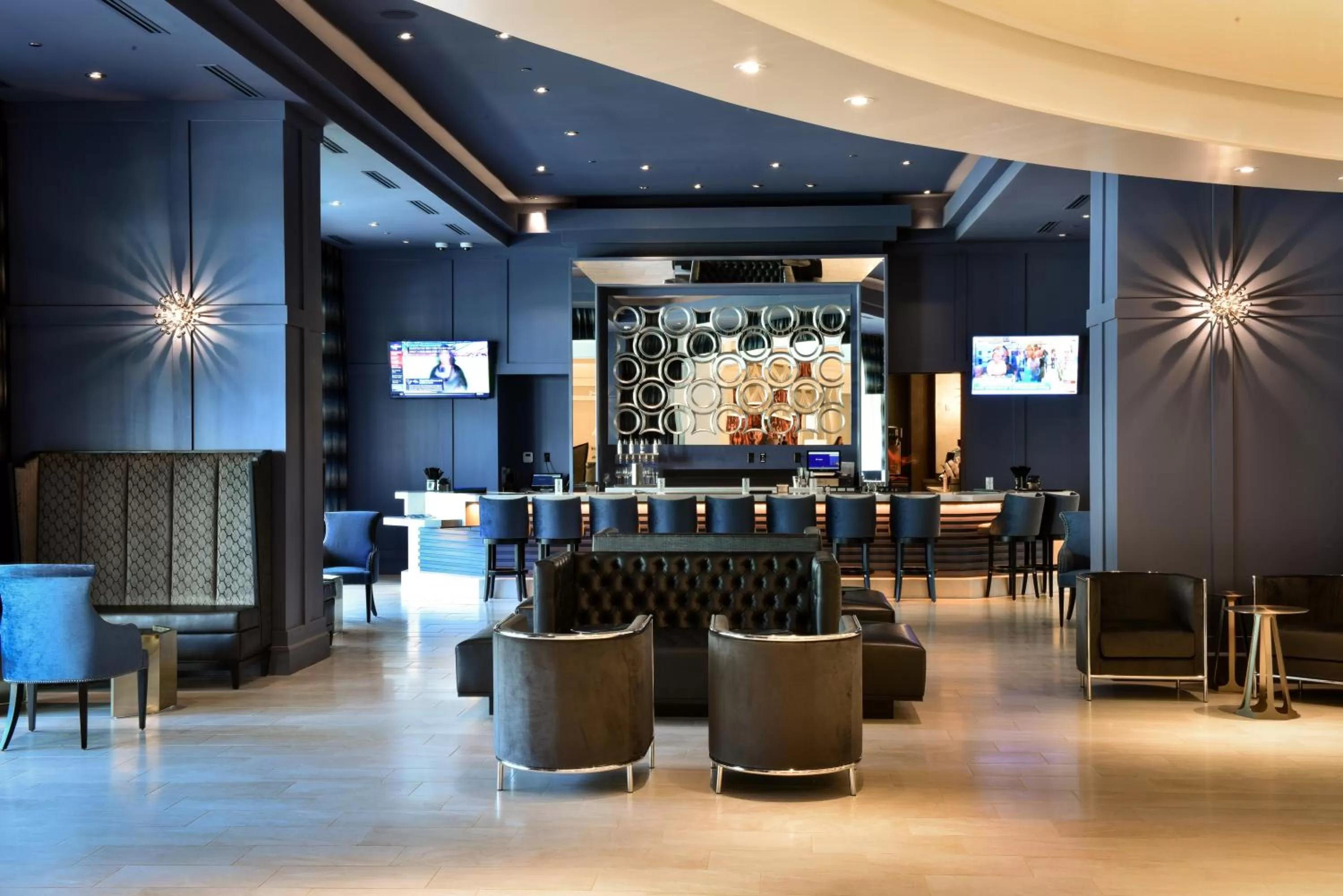 Lounge or bar in The Guest House at Graceland