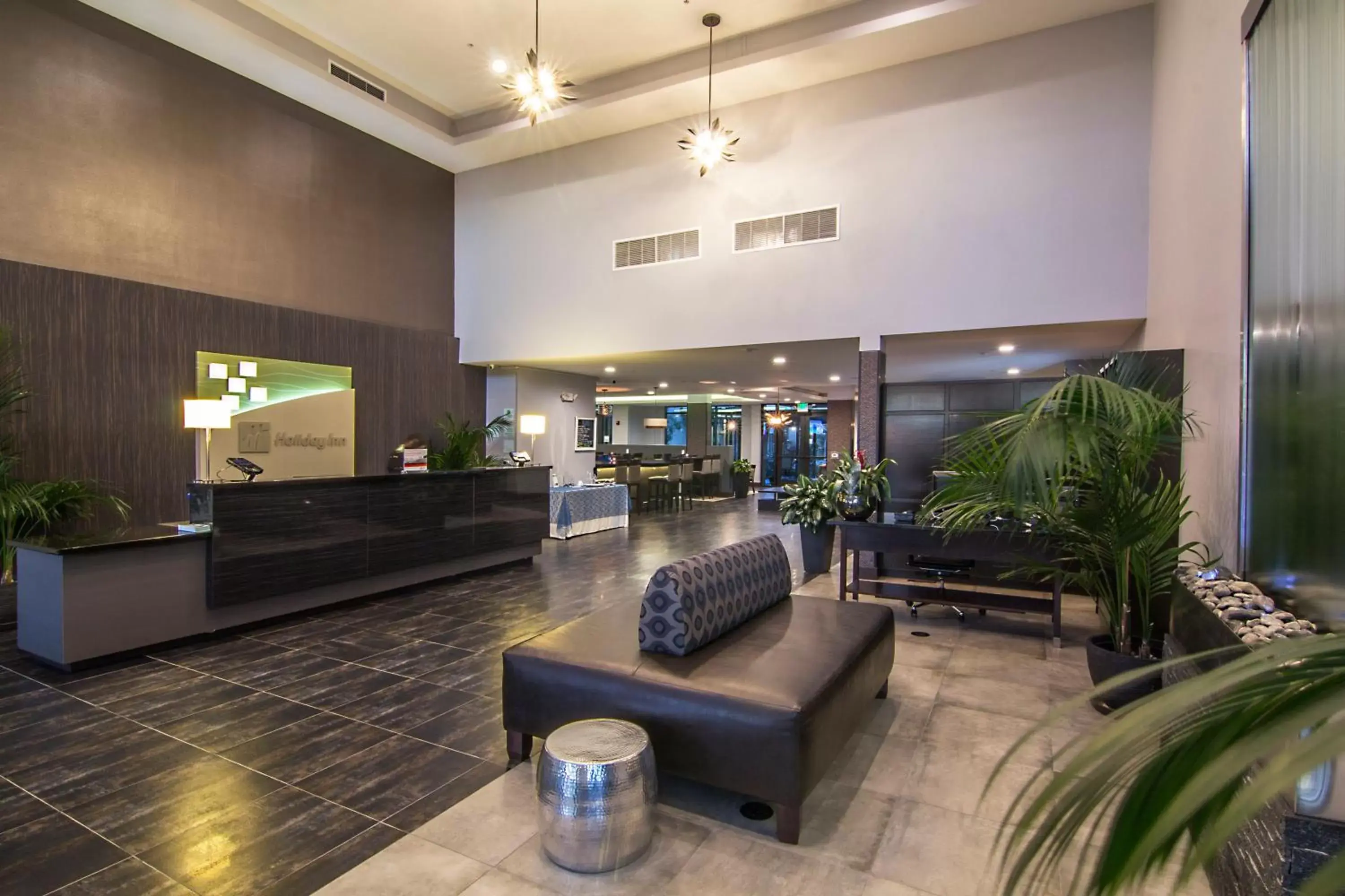 Property building, Lobby/Reception in Holiday Inn Carlsbad/San Diego, an IHG Hotel