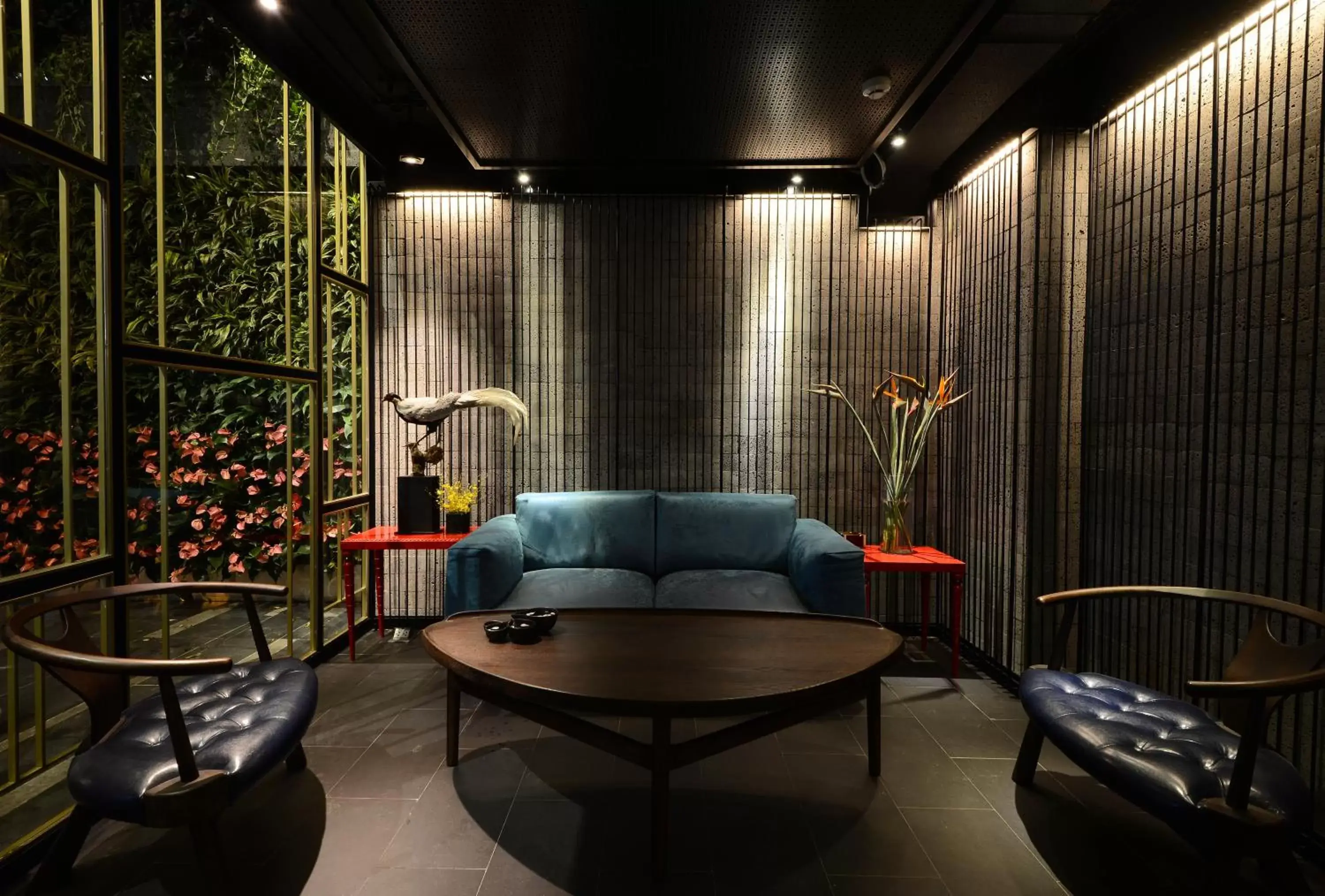 Lobby or reception, Lounge/Bar in The Chi Boutique Hotel
