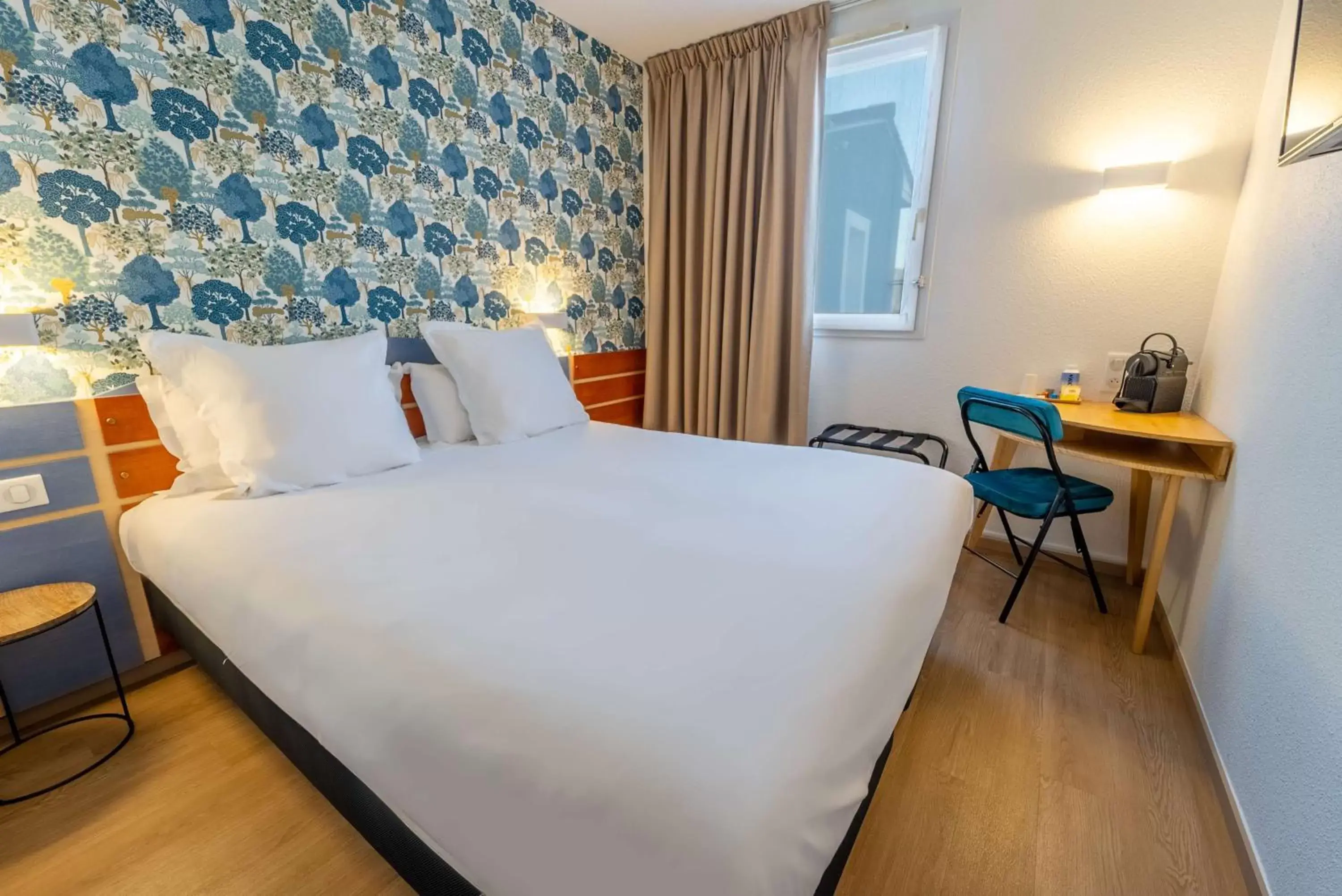 Bedroom, Bed in Sure Hotel by Best Western Sarlat-la-Canéda - Ex Hôtel Altica