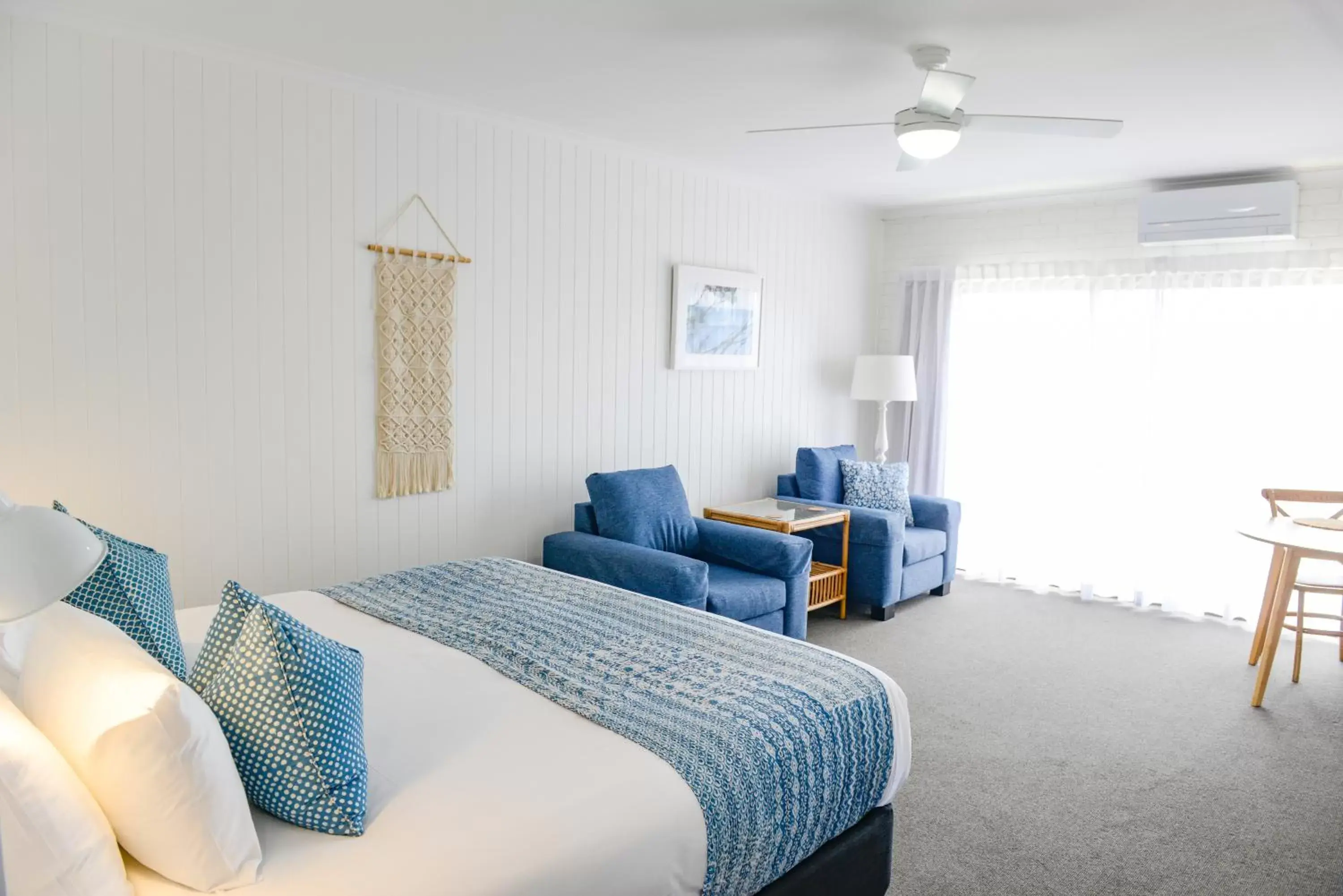 Guests, Bed in Mollymook Seascape Motel and Apartments Guests, Bed in Mollymook Seascape Motel and Apartments