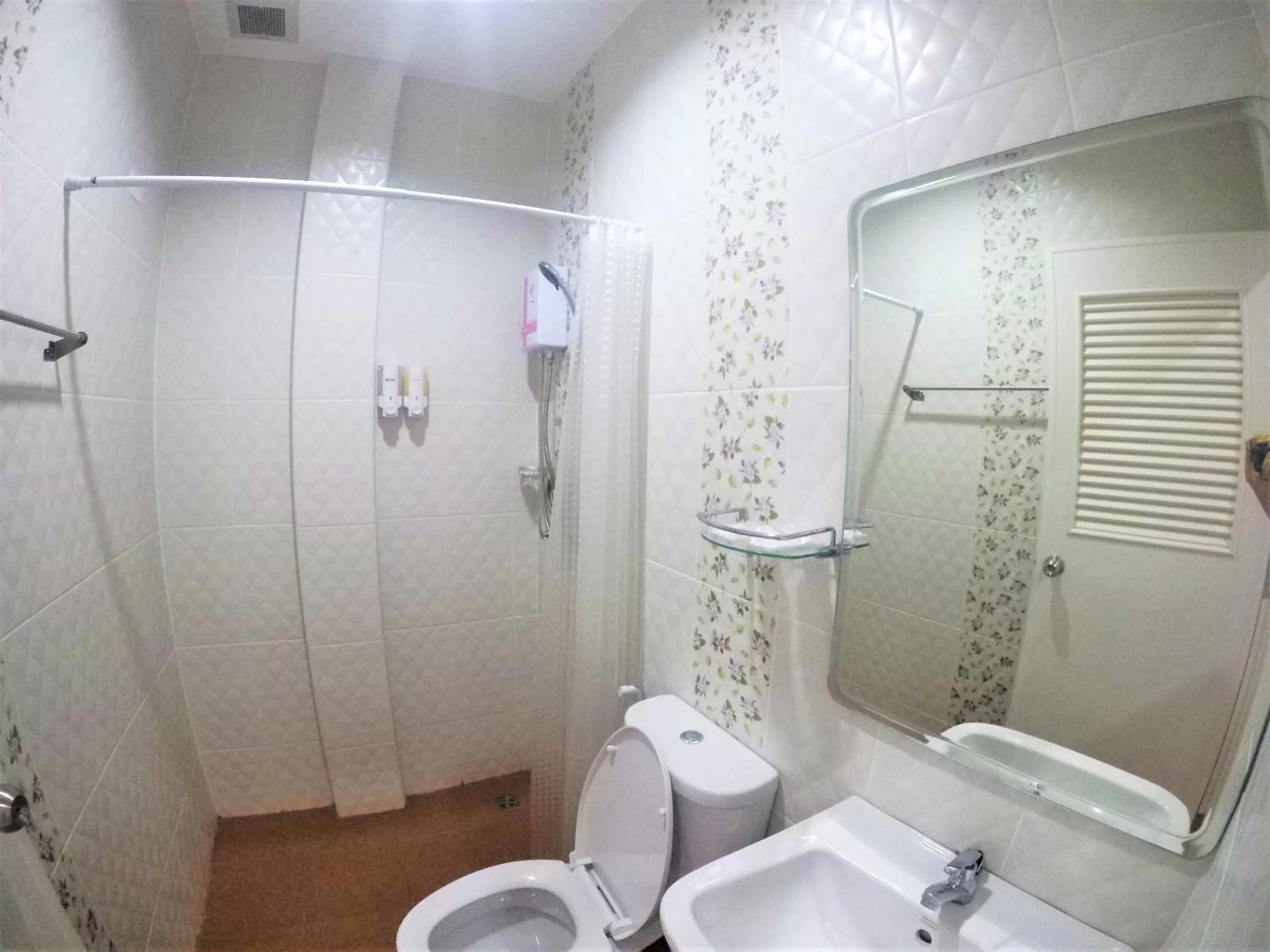 Bathroom in Noble Baan Pastel