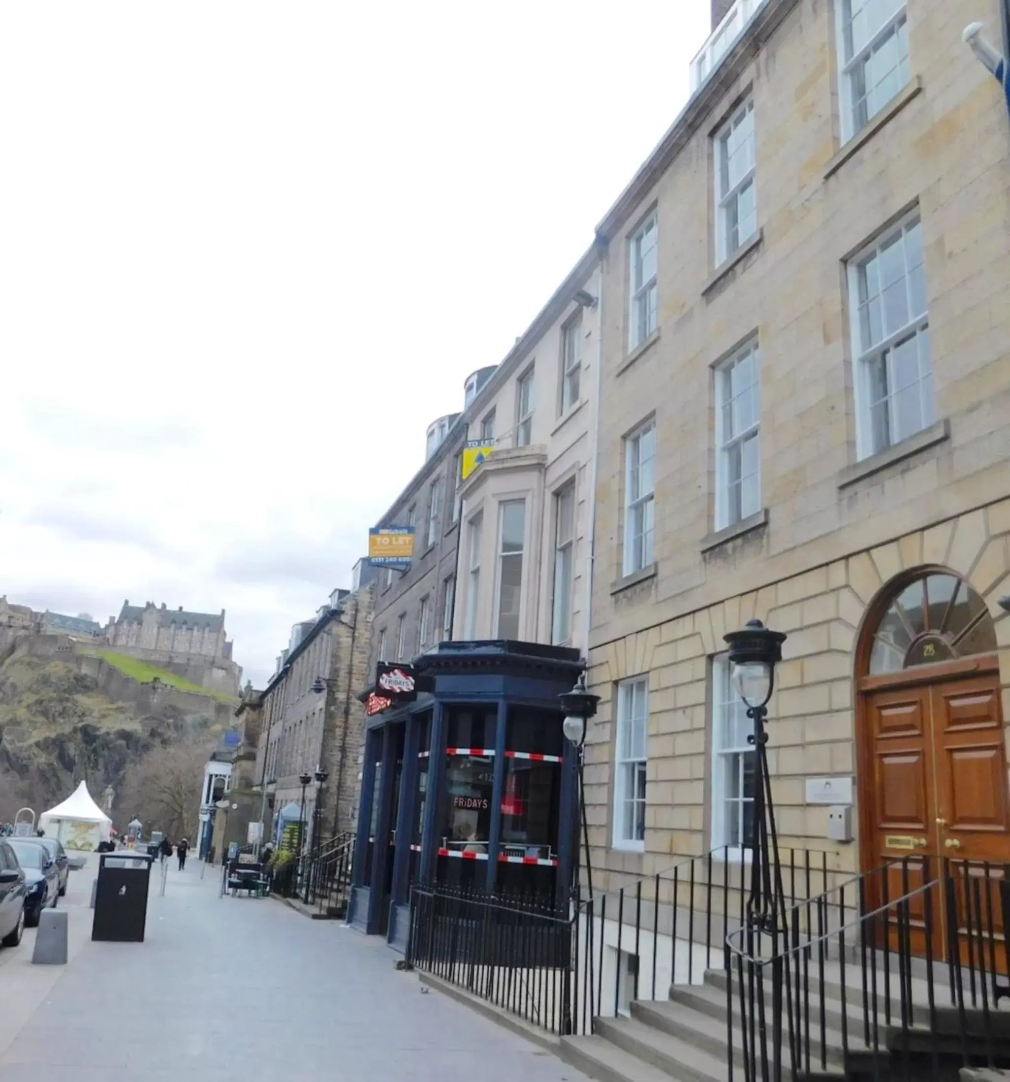 Facade/entrance in Edinburgh Castle Apartments