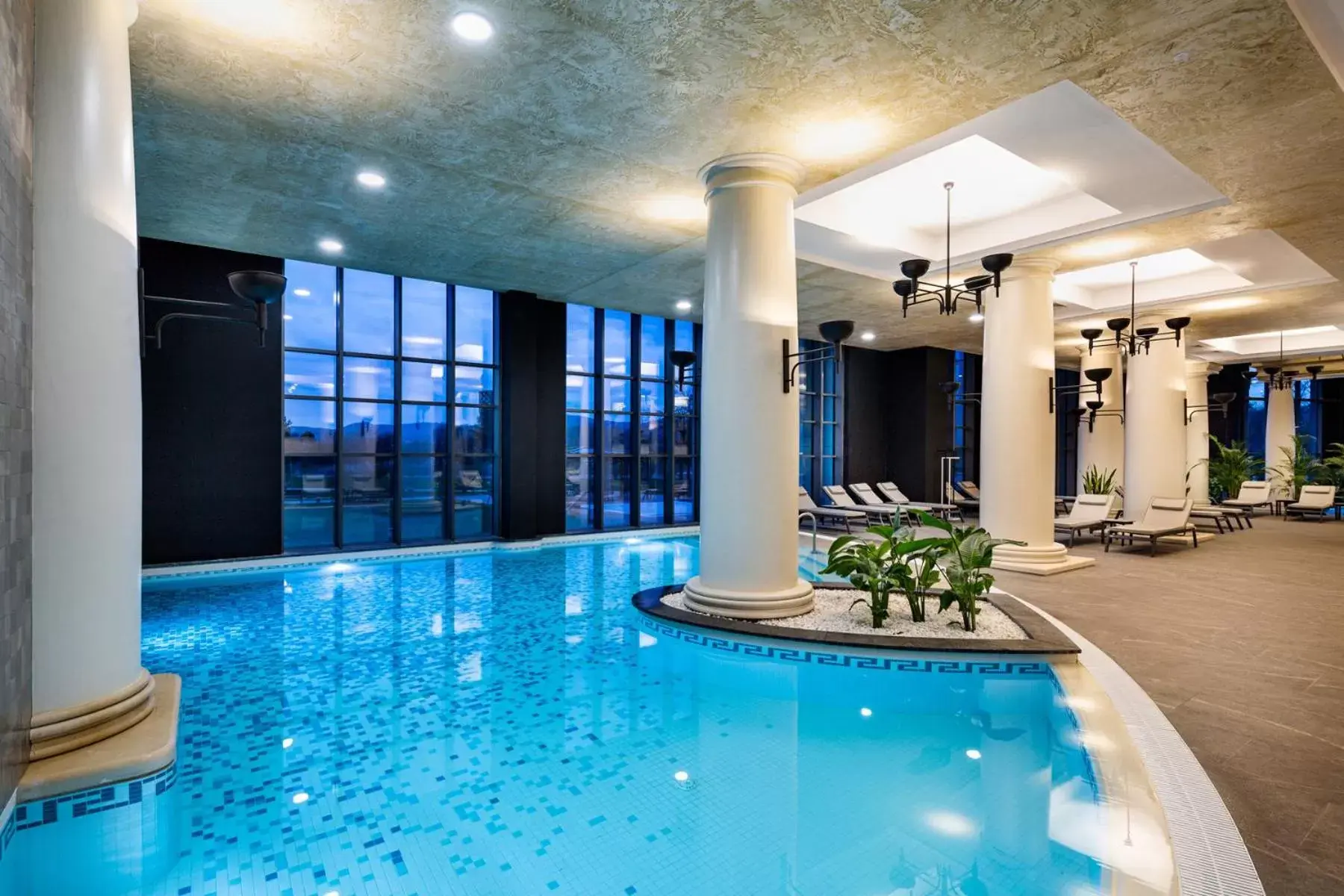 Pool view in Kings' Valley Medical & Spa Hotel Pool view in Kings' Valley Medical & Spa Hotel