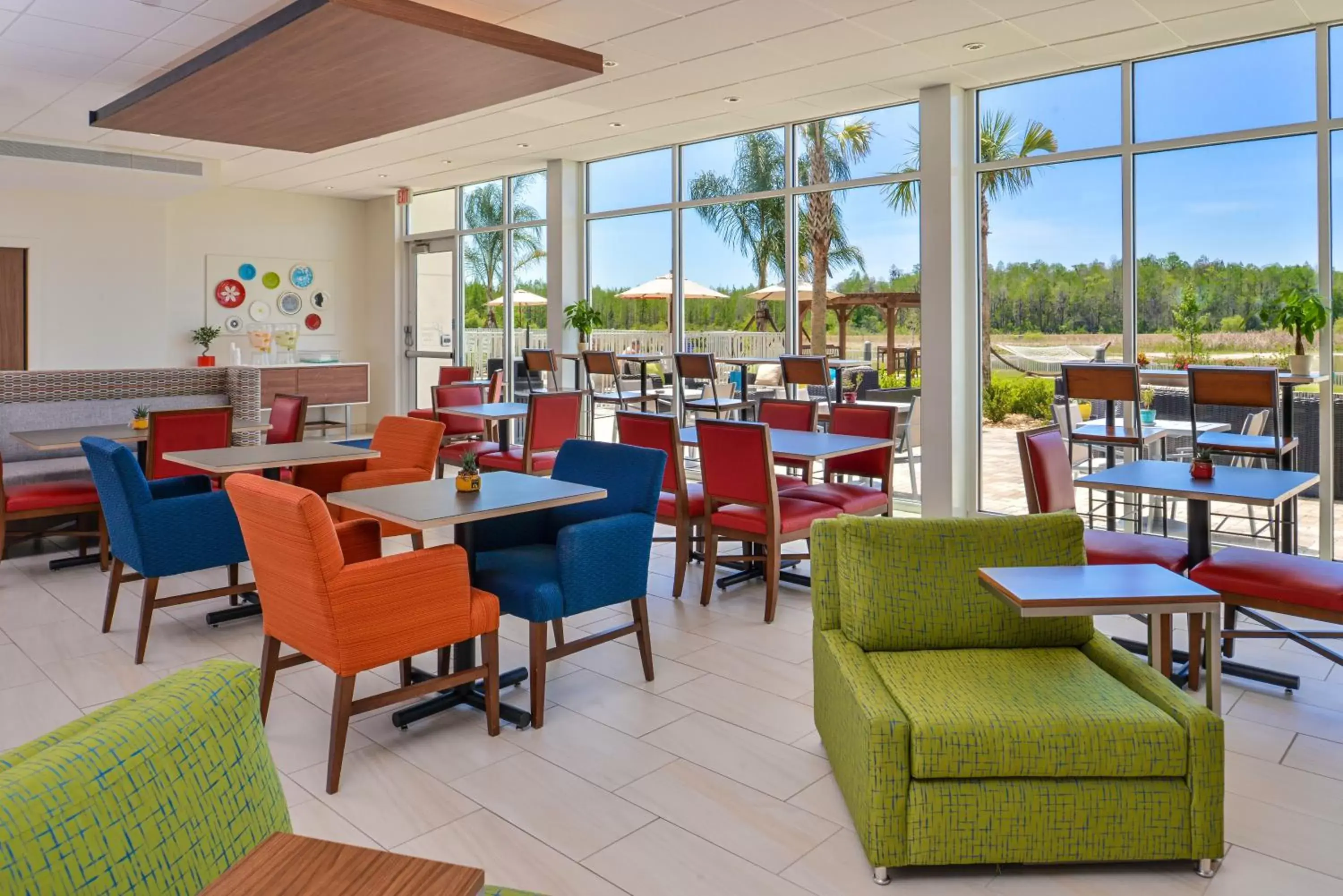 Breakfast, Restaurant/Places to Eat in Holiday Inn Express & Suites Trinity, an IHG Hotel