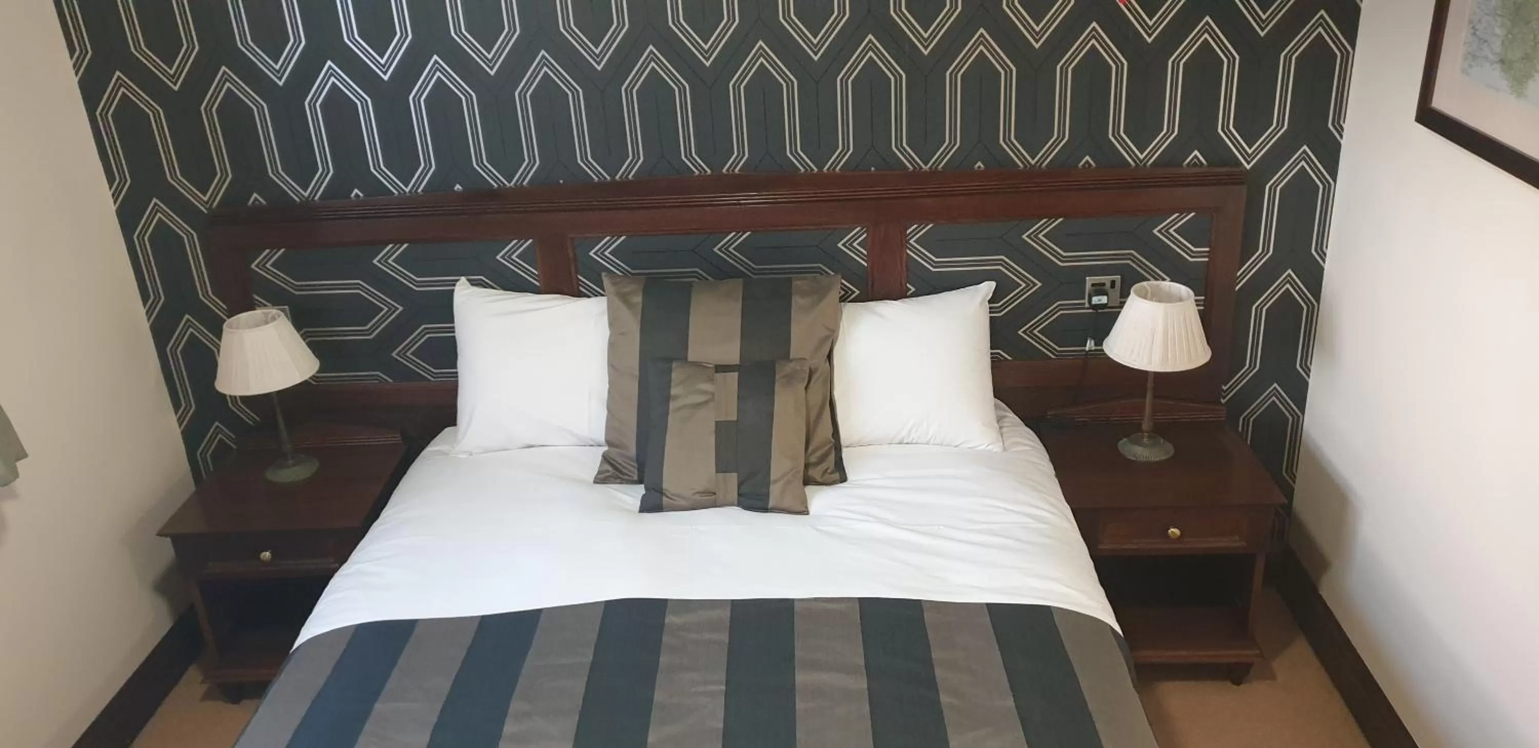 Bed in The Flying Bull Inn