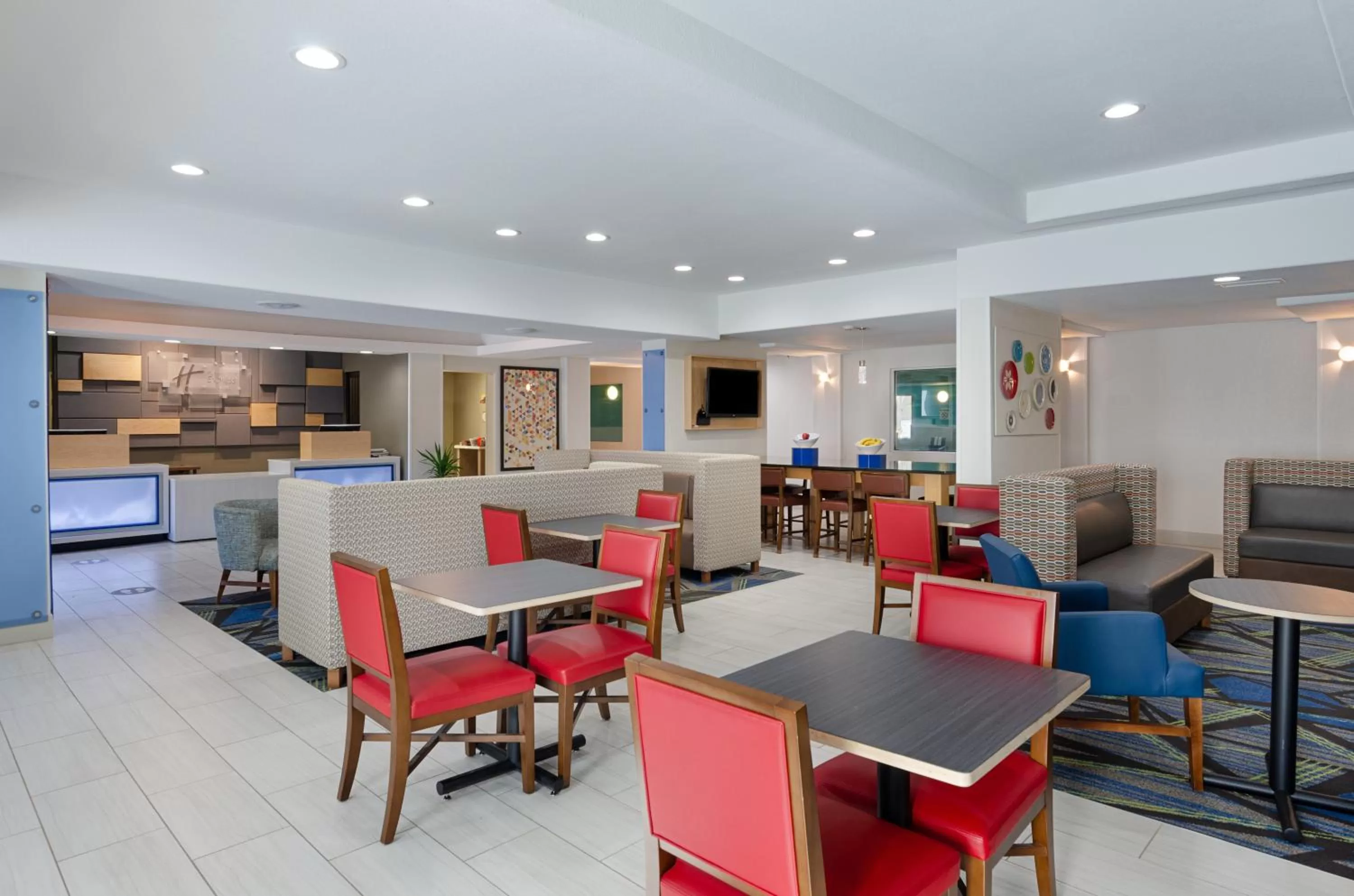 Lobby or reception in Holiday Inn Express Hotel & Suites Weston by IHG