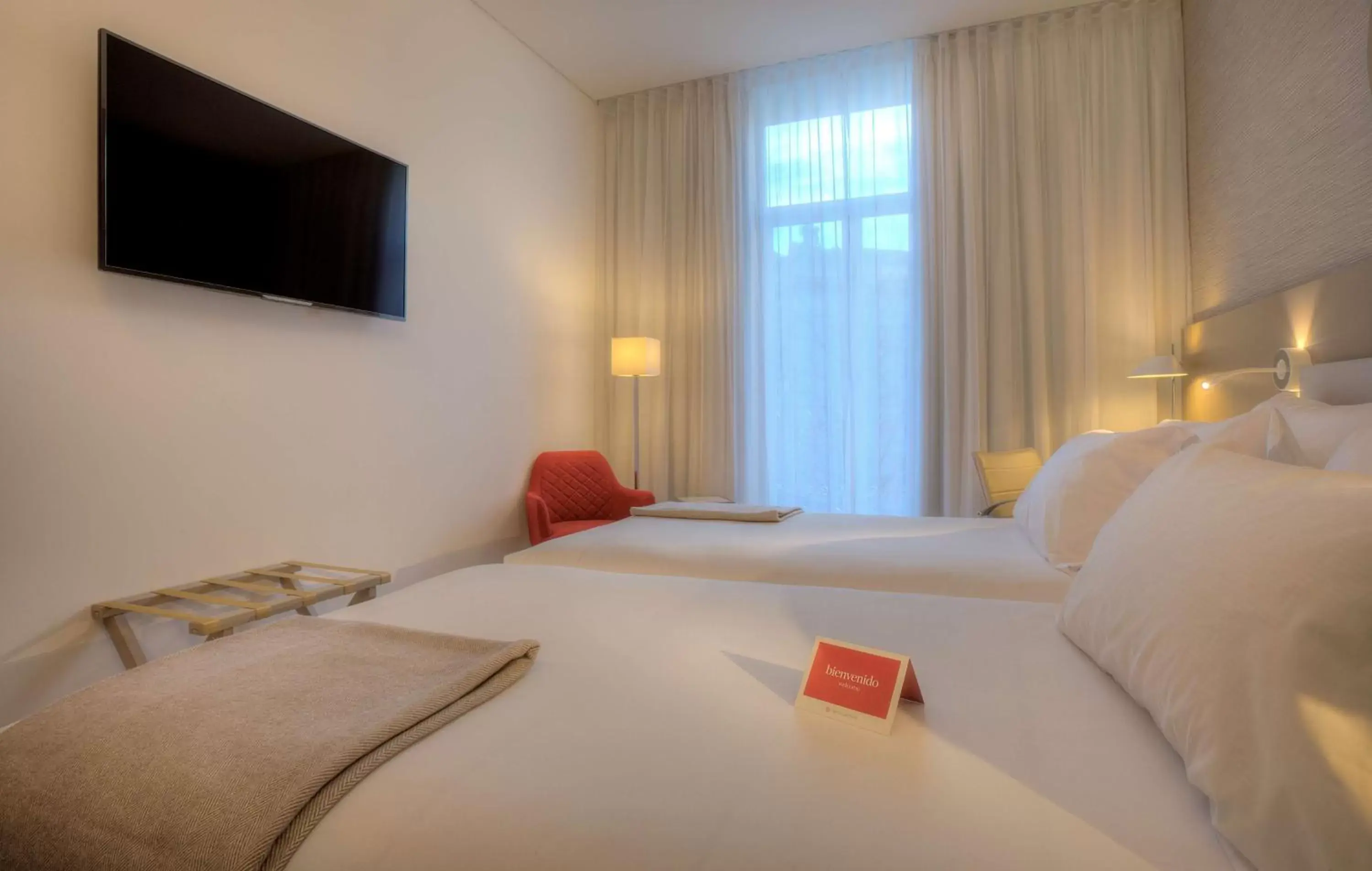 TV and multimedia, Bed in NH Collection Porto Batalha